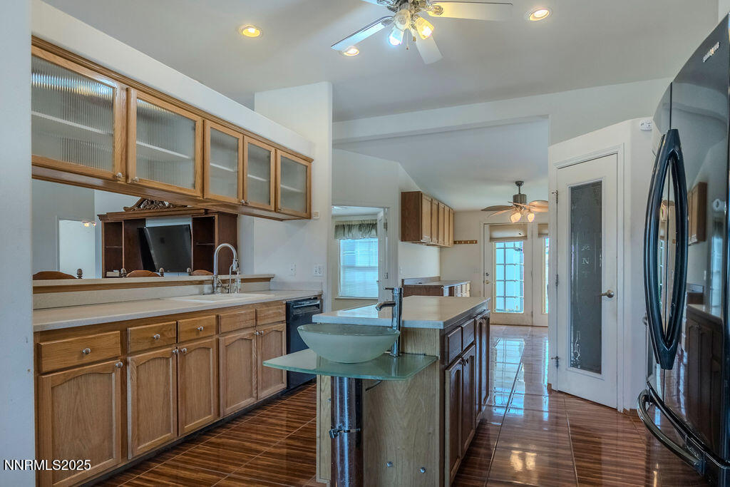 1535 Lincoln Circle Property Photo 6