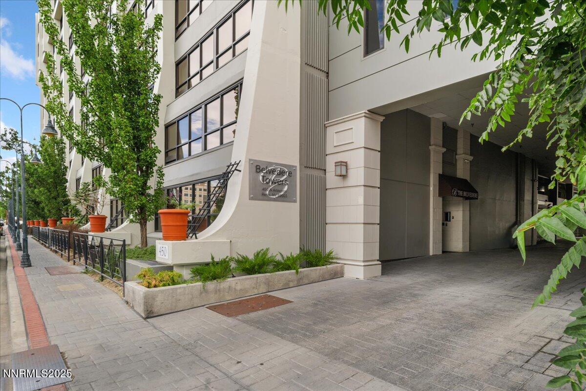 450 N Arlington Avenue Property Photo 2