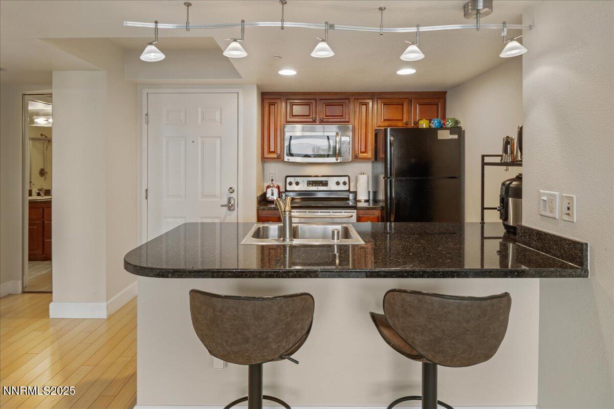 450 N Arlington Avenue Property Photo 4