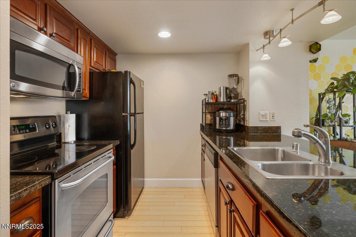 450 N Arlington Avenue Property Photo 6