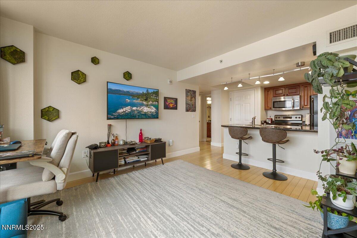 450 N Arlington Avenue Property Photo 8