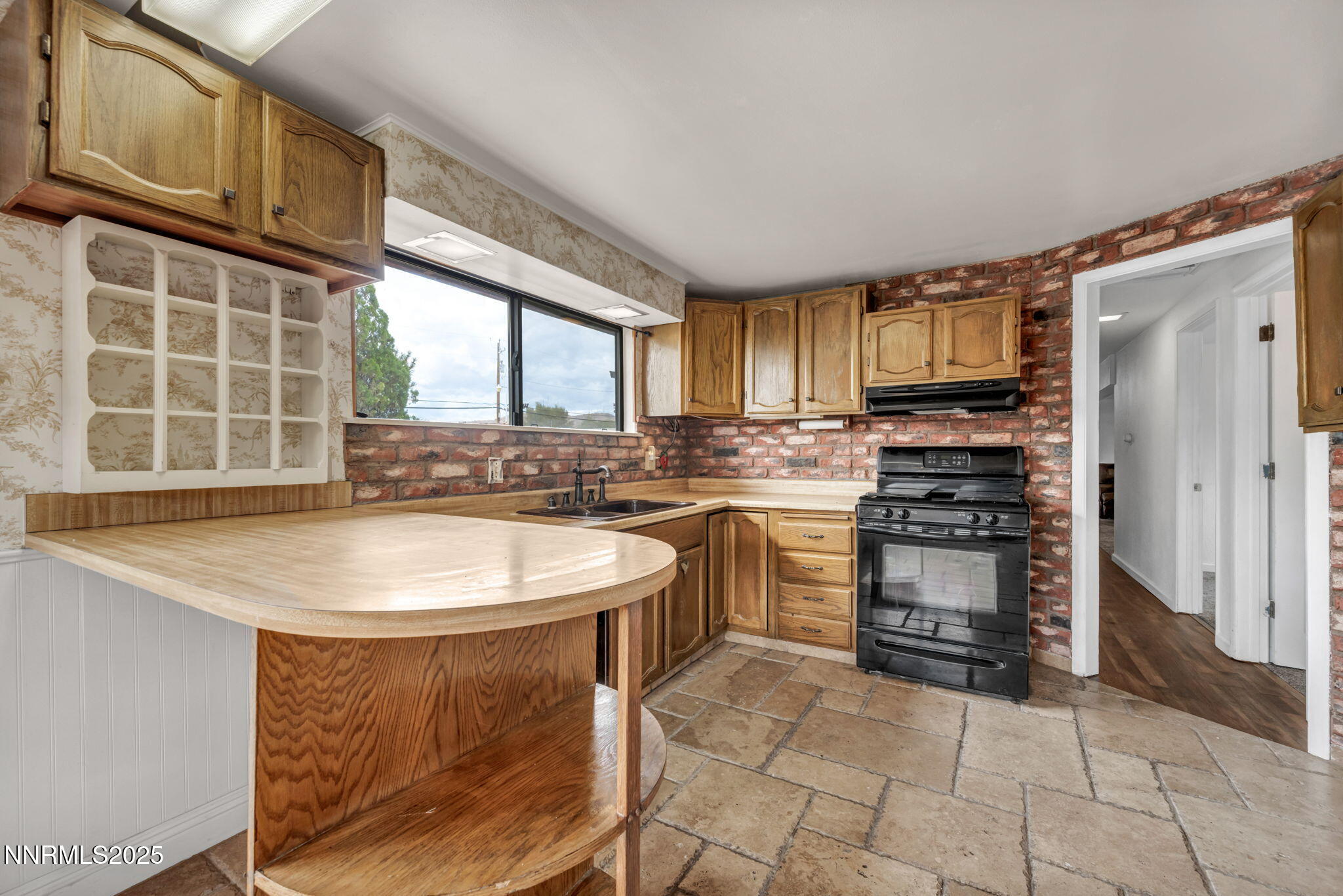 167 E 7th Avenue Property Photo 28