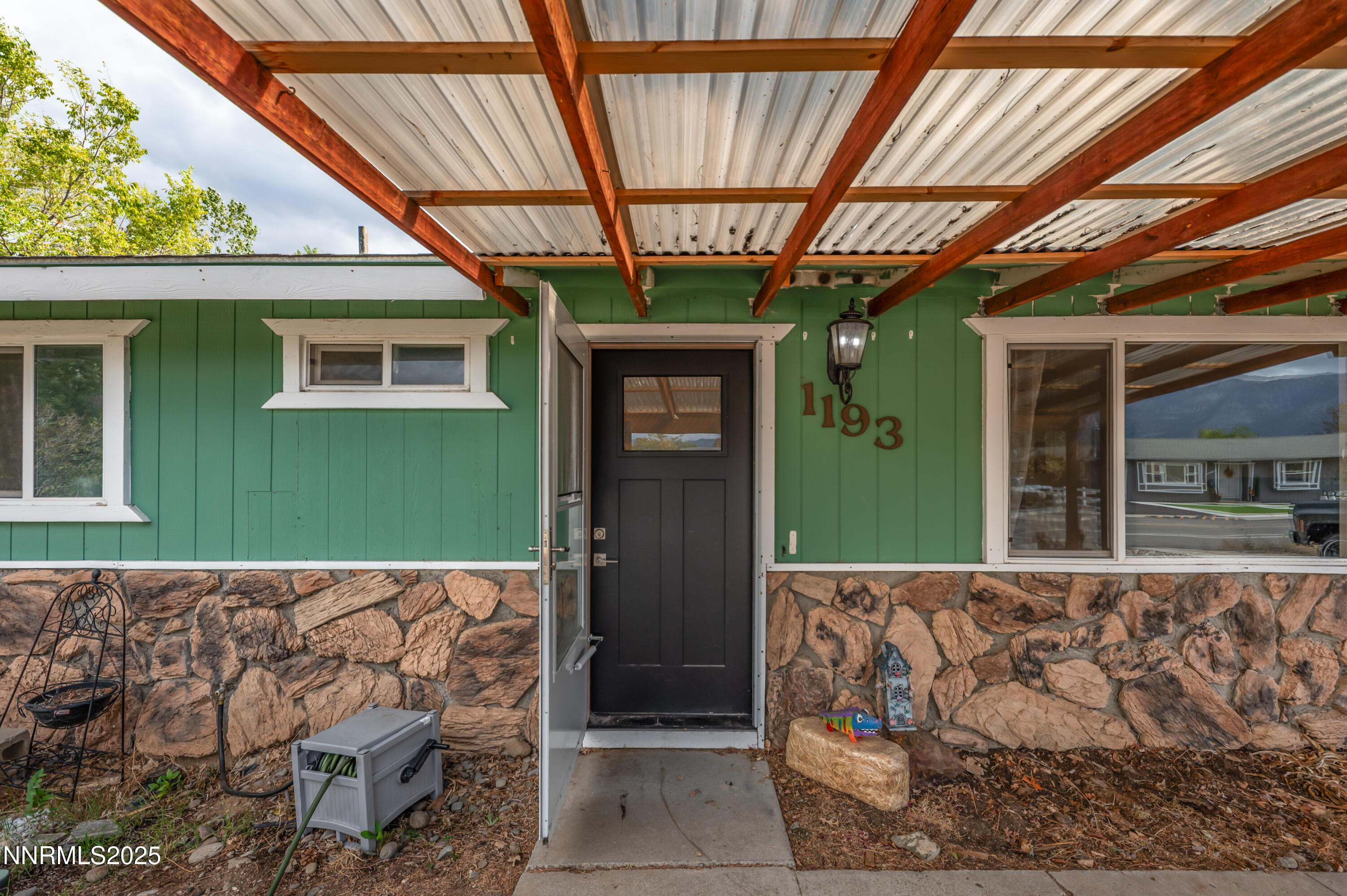 1193 Manhattan Way Property Photo 8