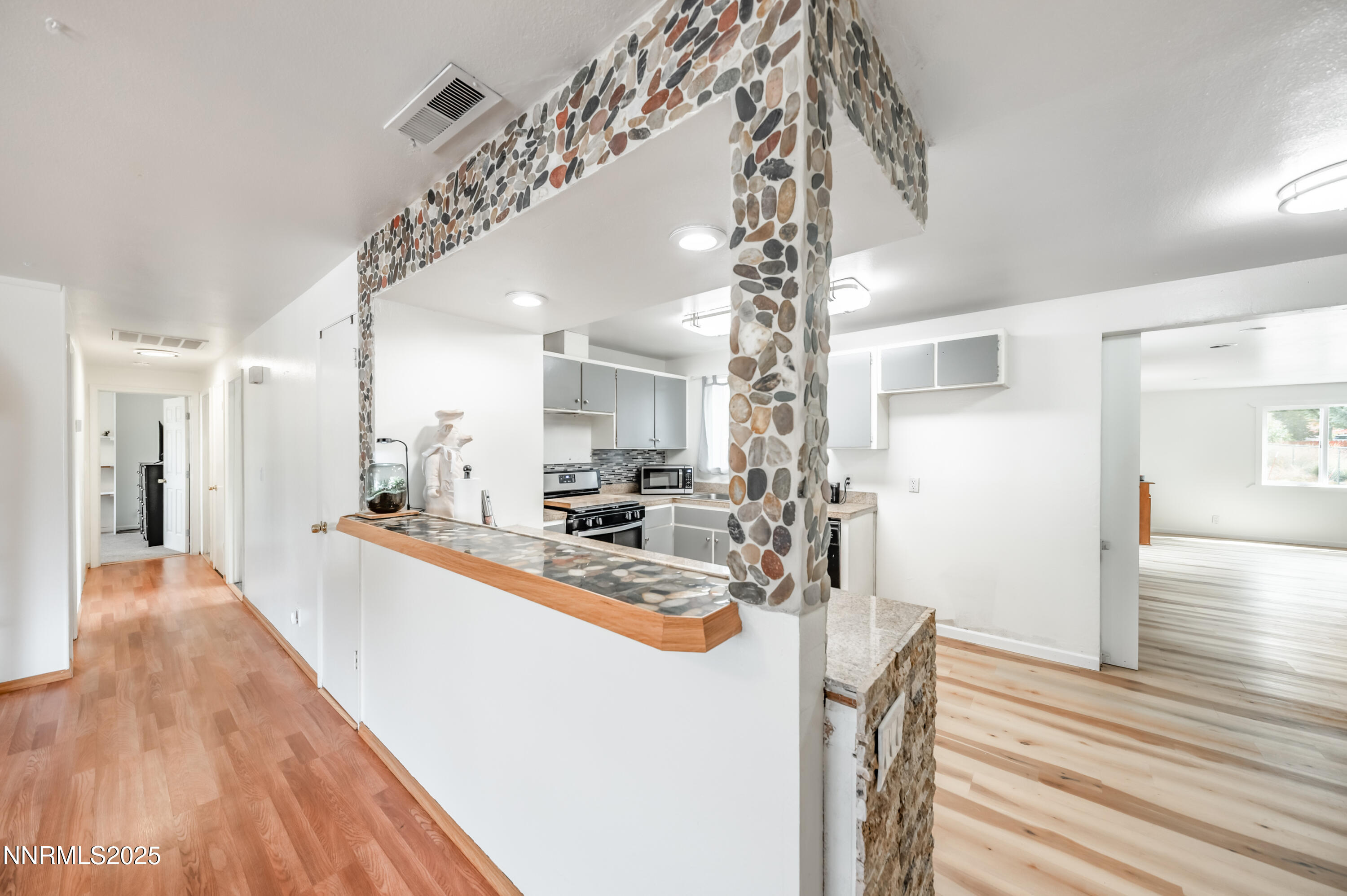 1193 Manhattan Way Property Photo 15