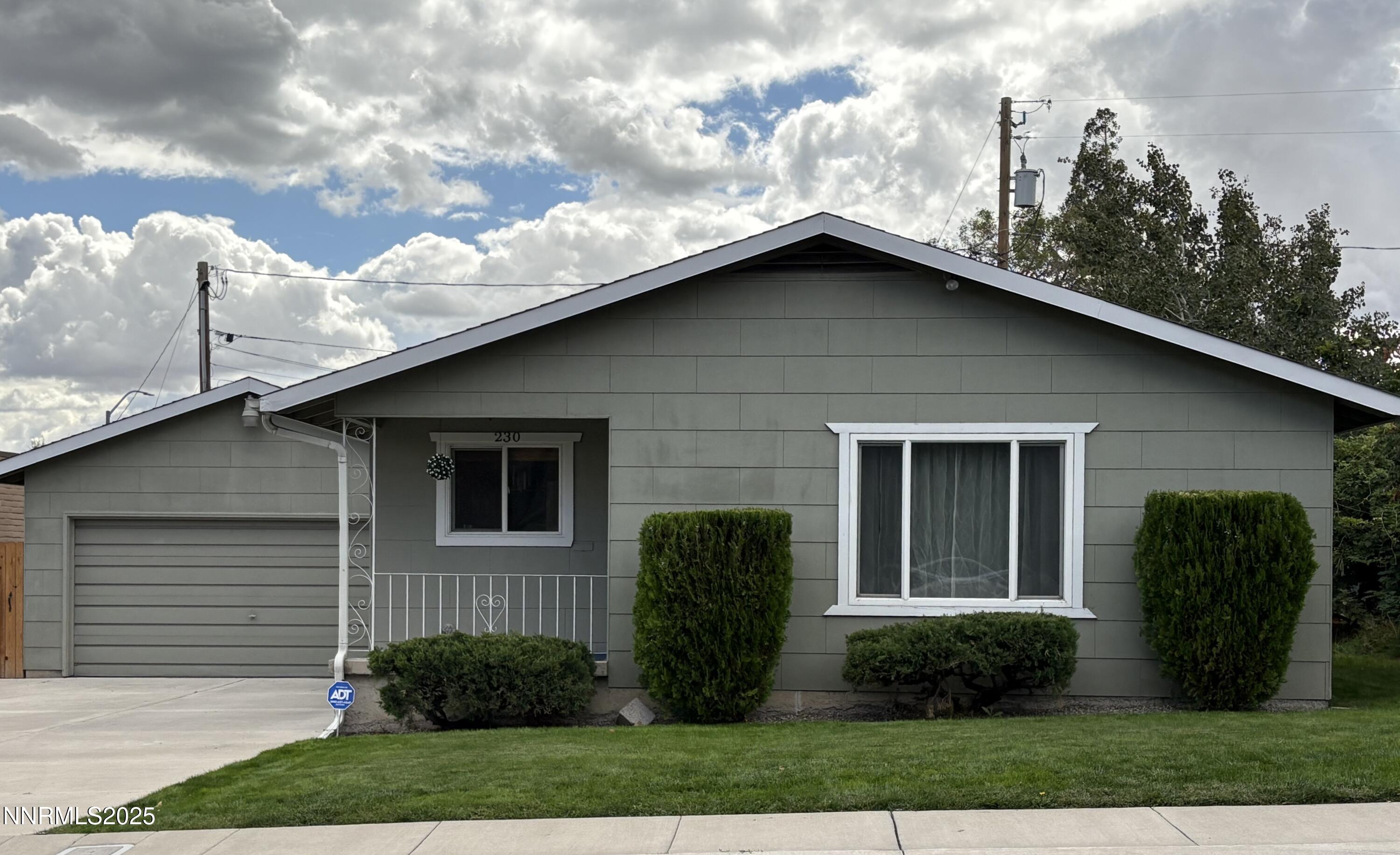 230 Glenmanor Drive Property Photo 2