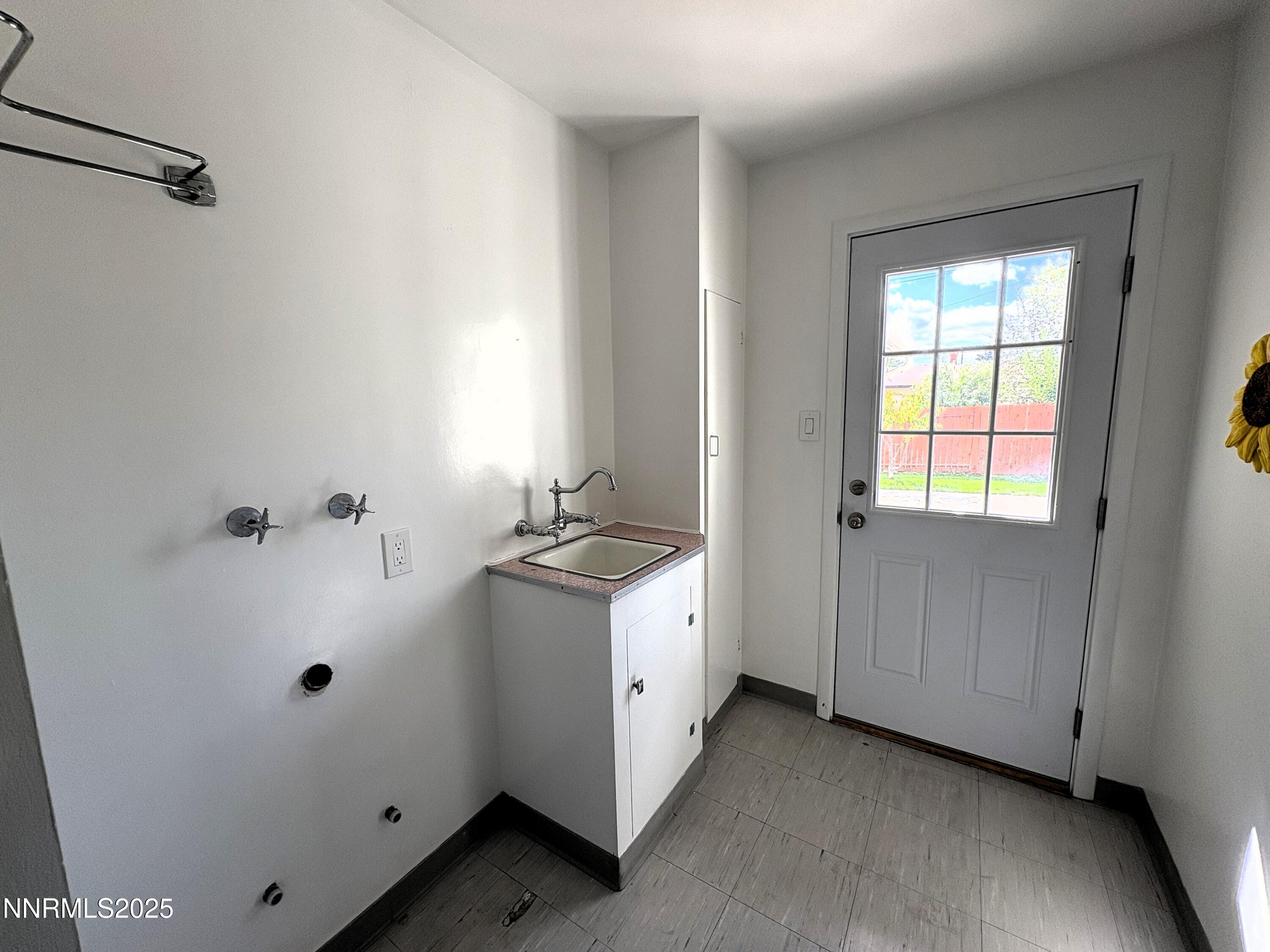 230 Glenmanor Drive Property Photo 9