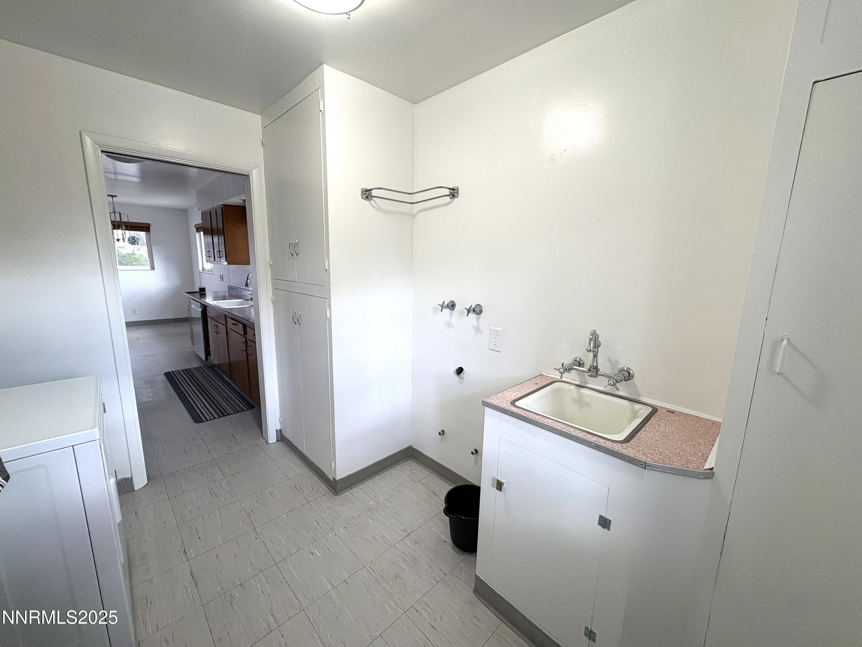 230 Glenmanor Drive Property Photo 11