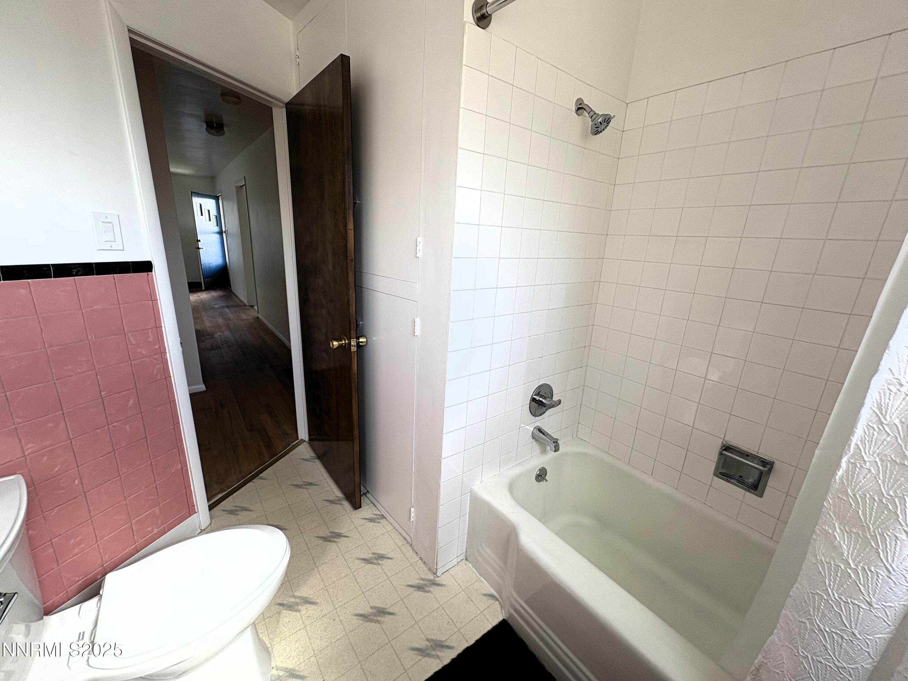 230 Glenmanor Drive Property Photo 17