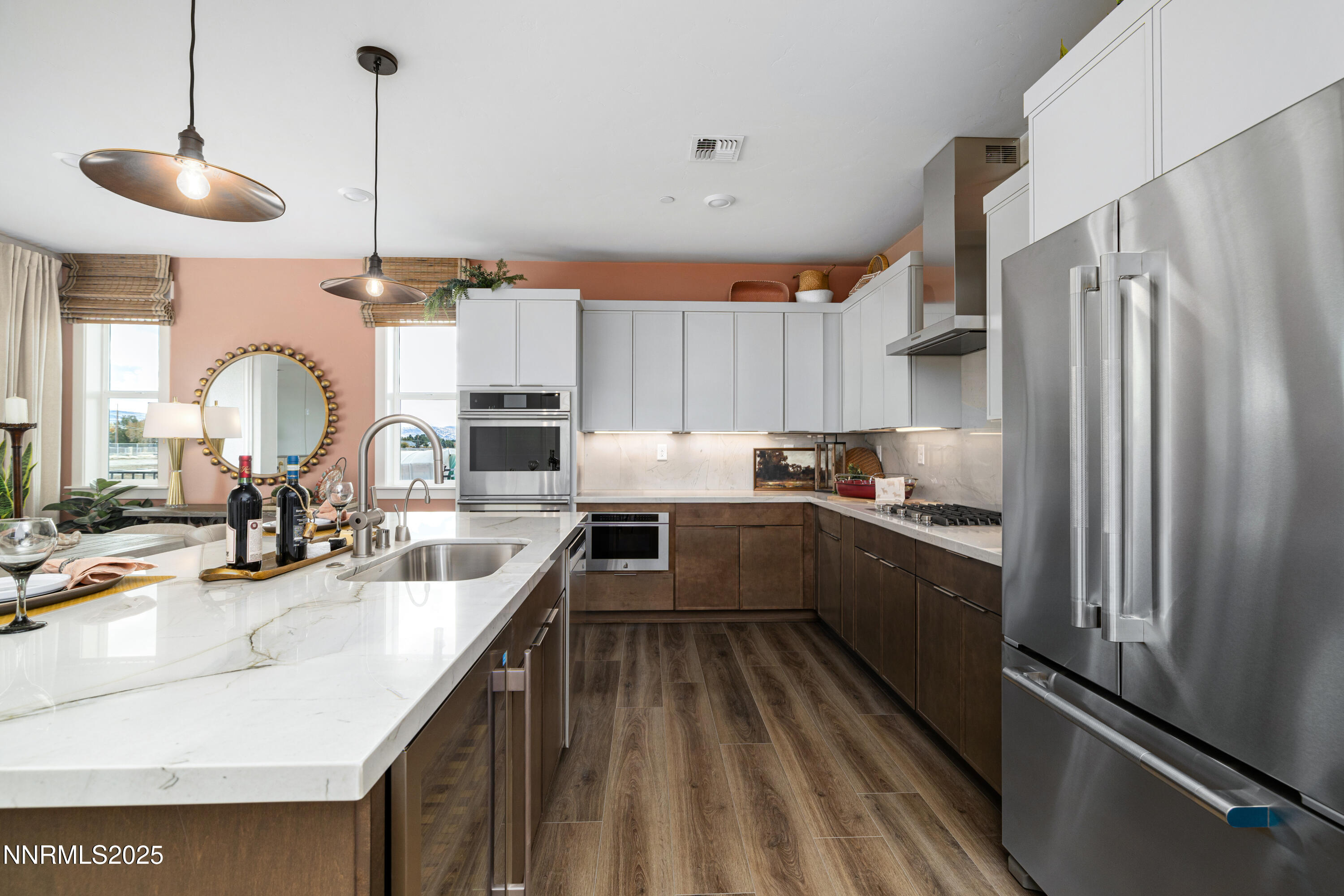 284 Arlis Place Property Photo 4