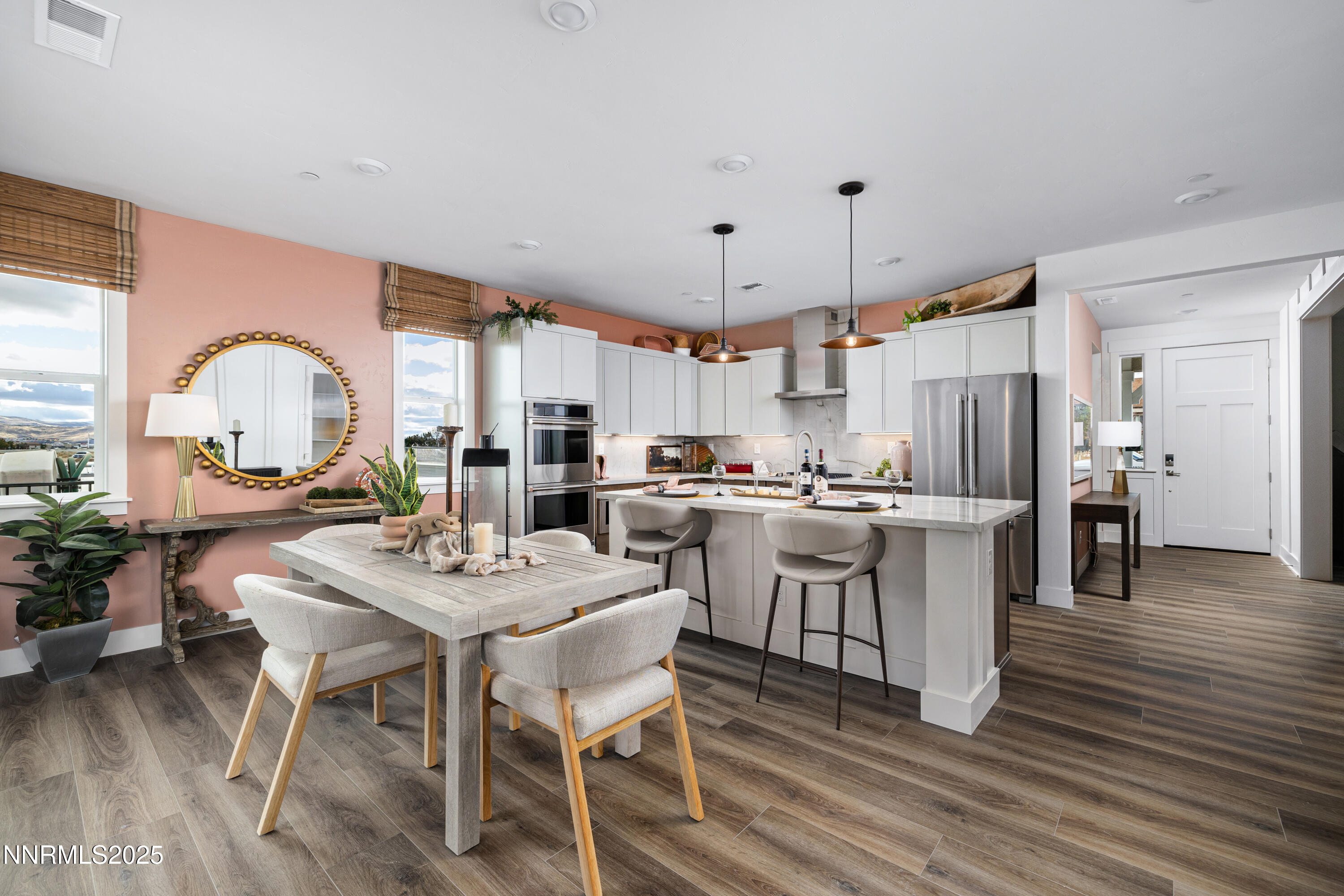 284 Arlis Place Property Photo 5