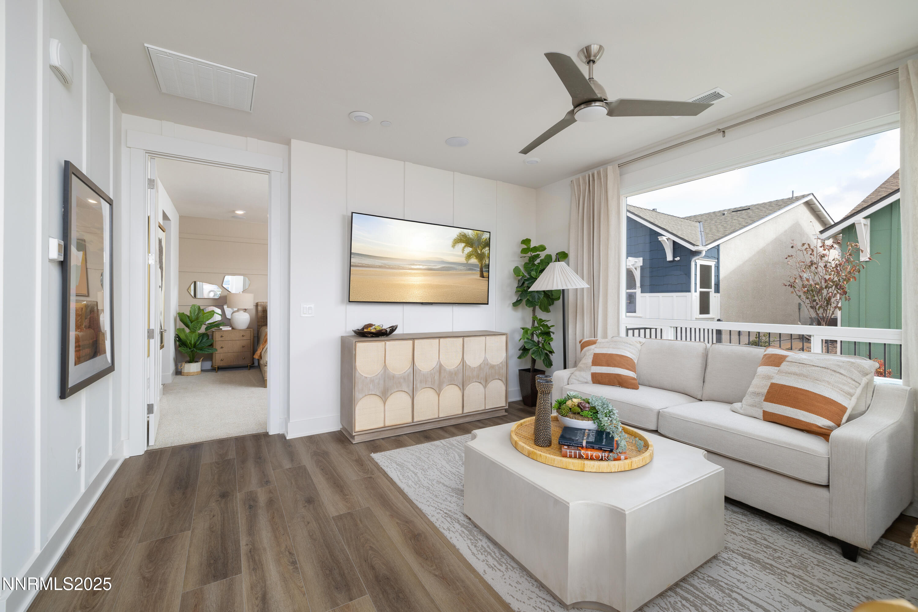 284 Arlis Place Property Photo 6