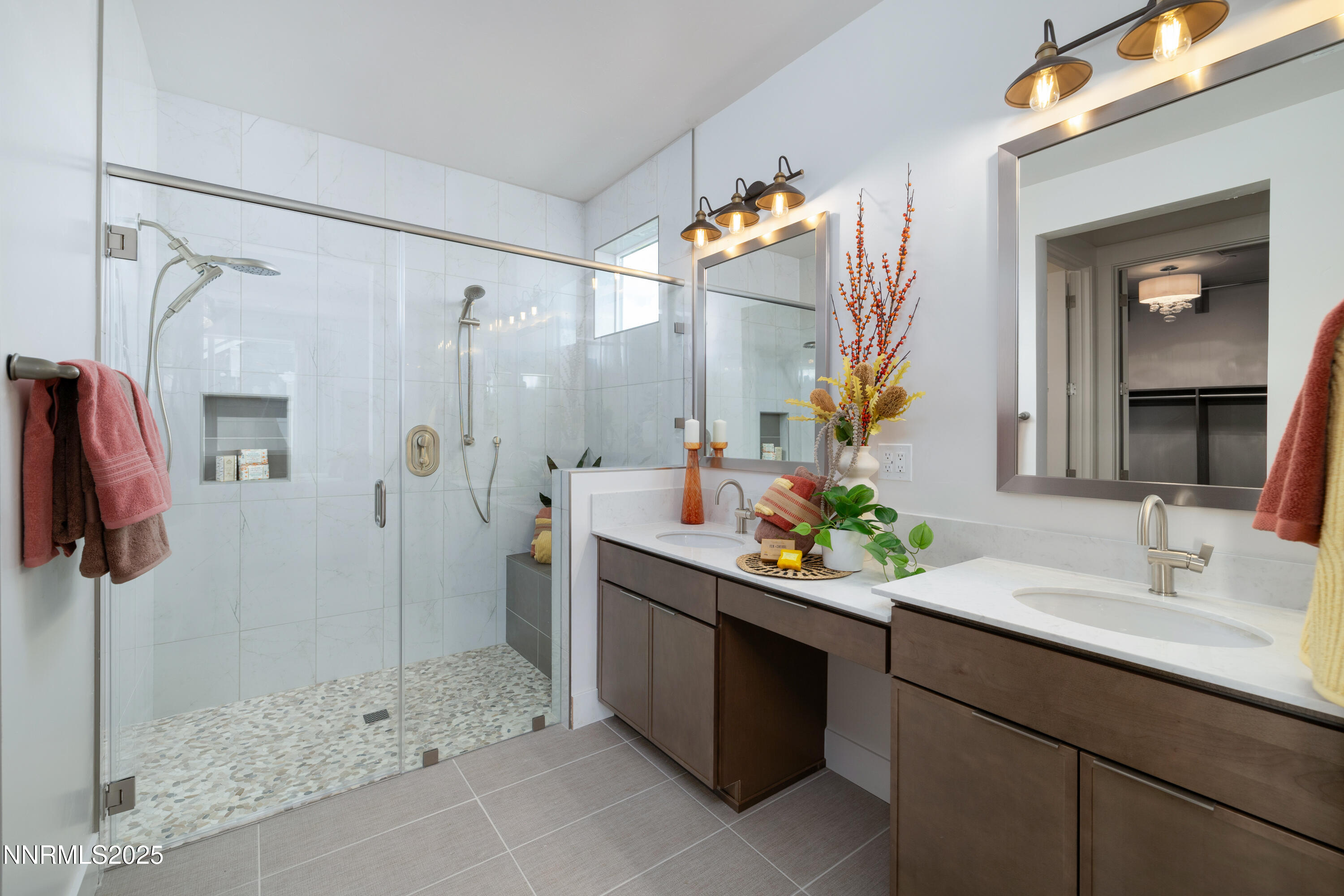 284 Arlis Place Property Photo 9