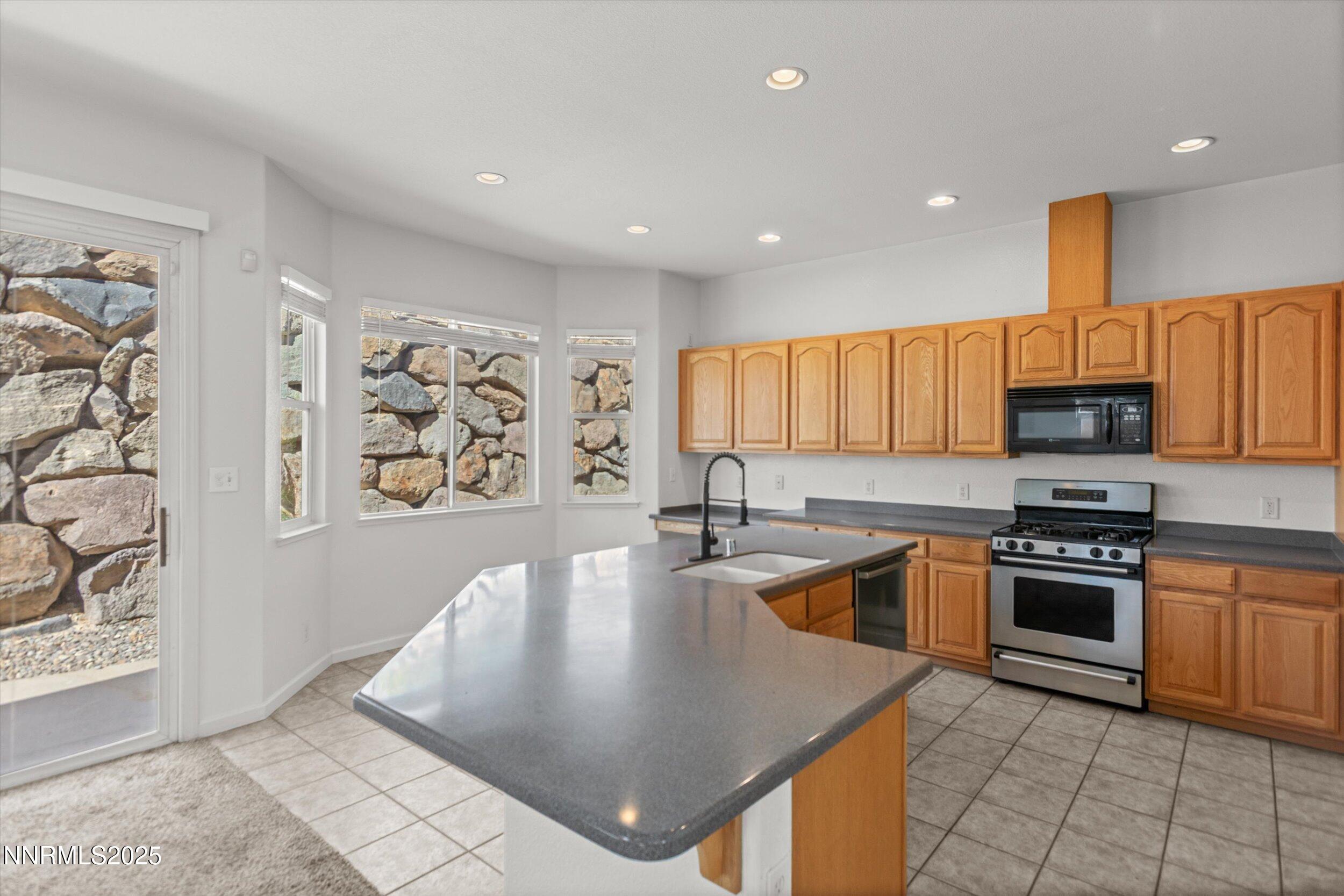 2365 Red Maple Court Property Photo 11