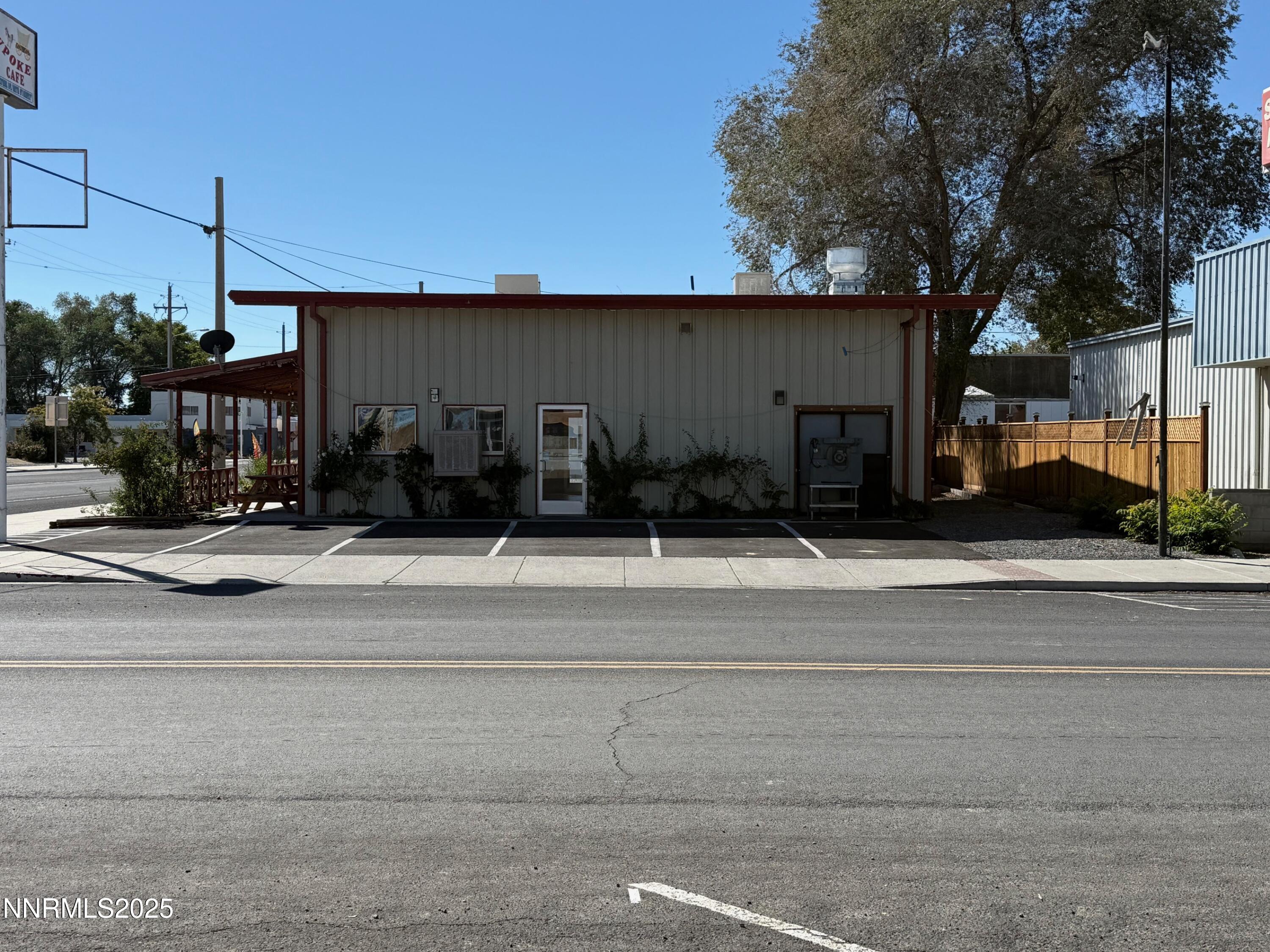 915 Cornell Avenue Property Photo 4