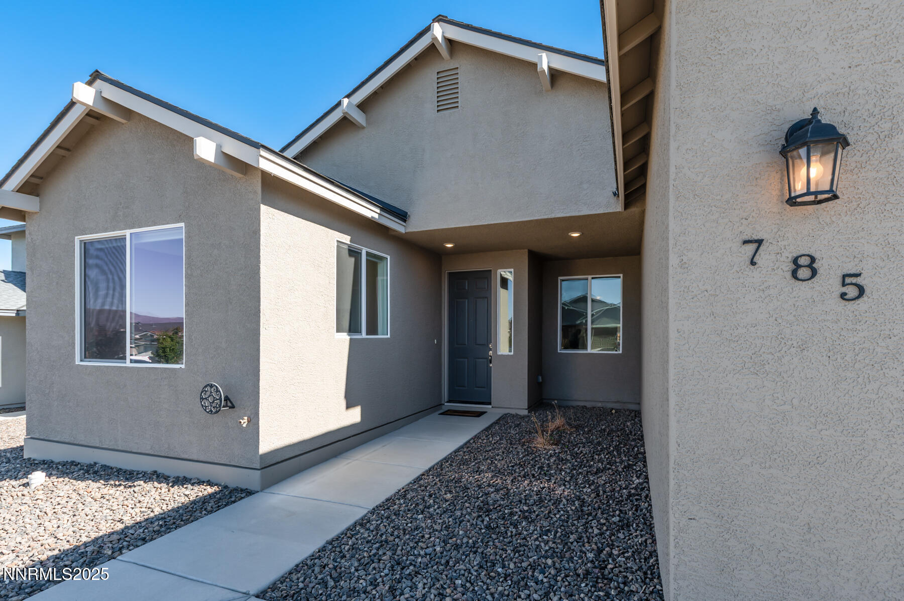 785 Garnet Way Property Photo 3