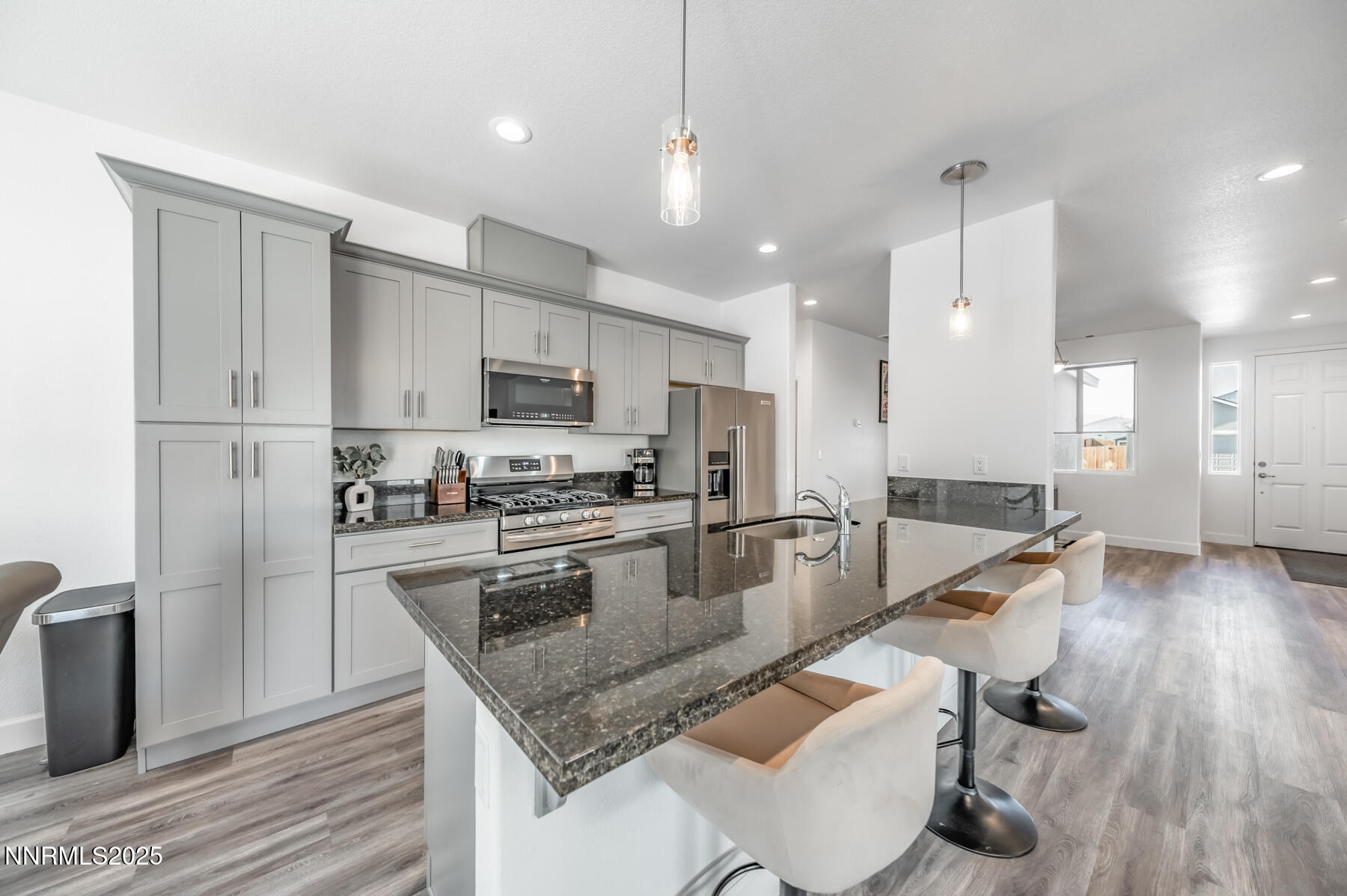 785 Garnet Way Property Photo 14