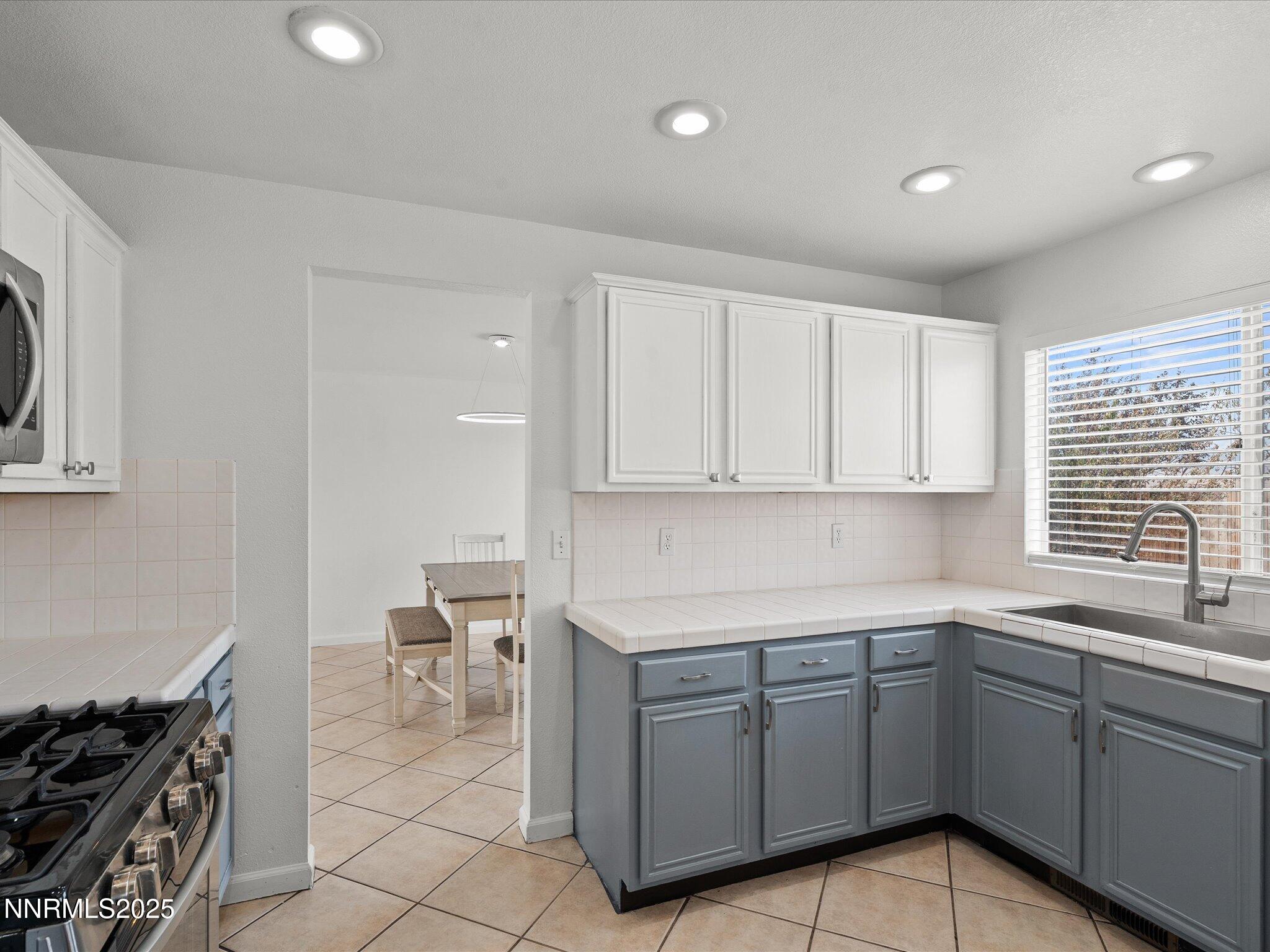 8031 Monterey Shores Drive Property Photo 14