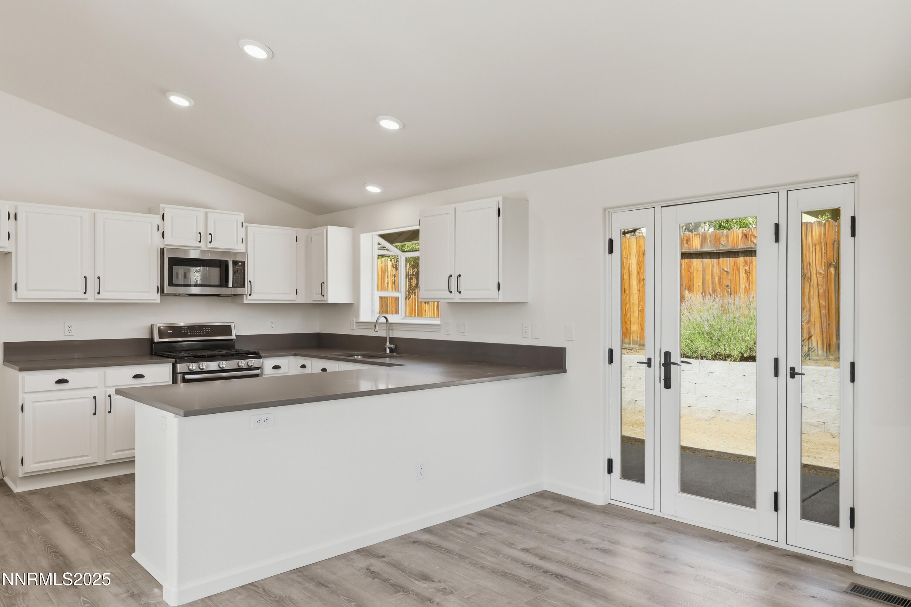 990 Starleaf Court Property Photo 1