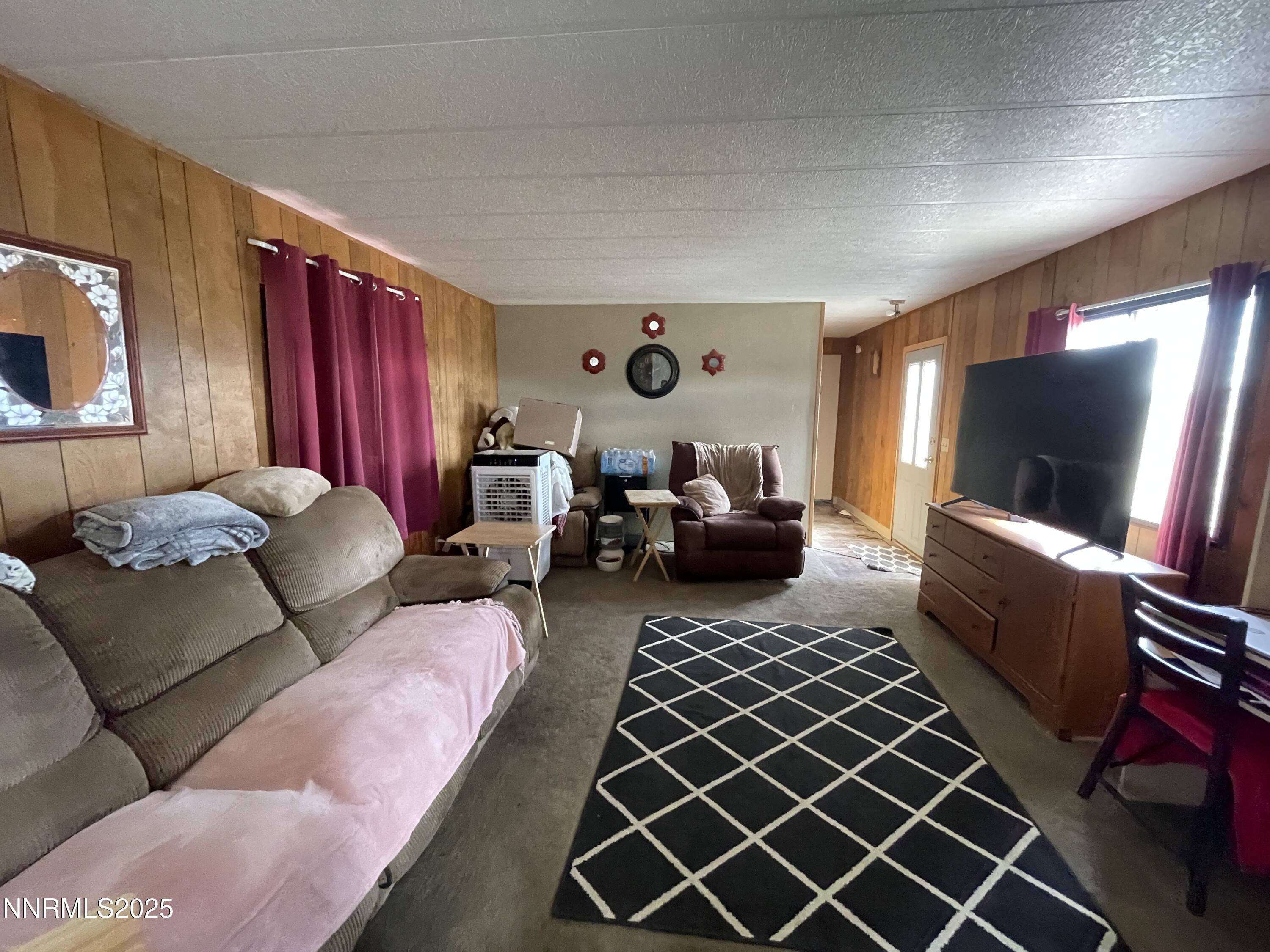 9910 Mayhew Drive Property Photo 2