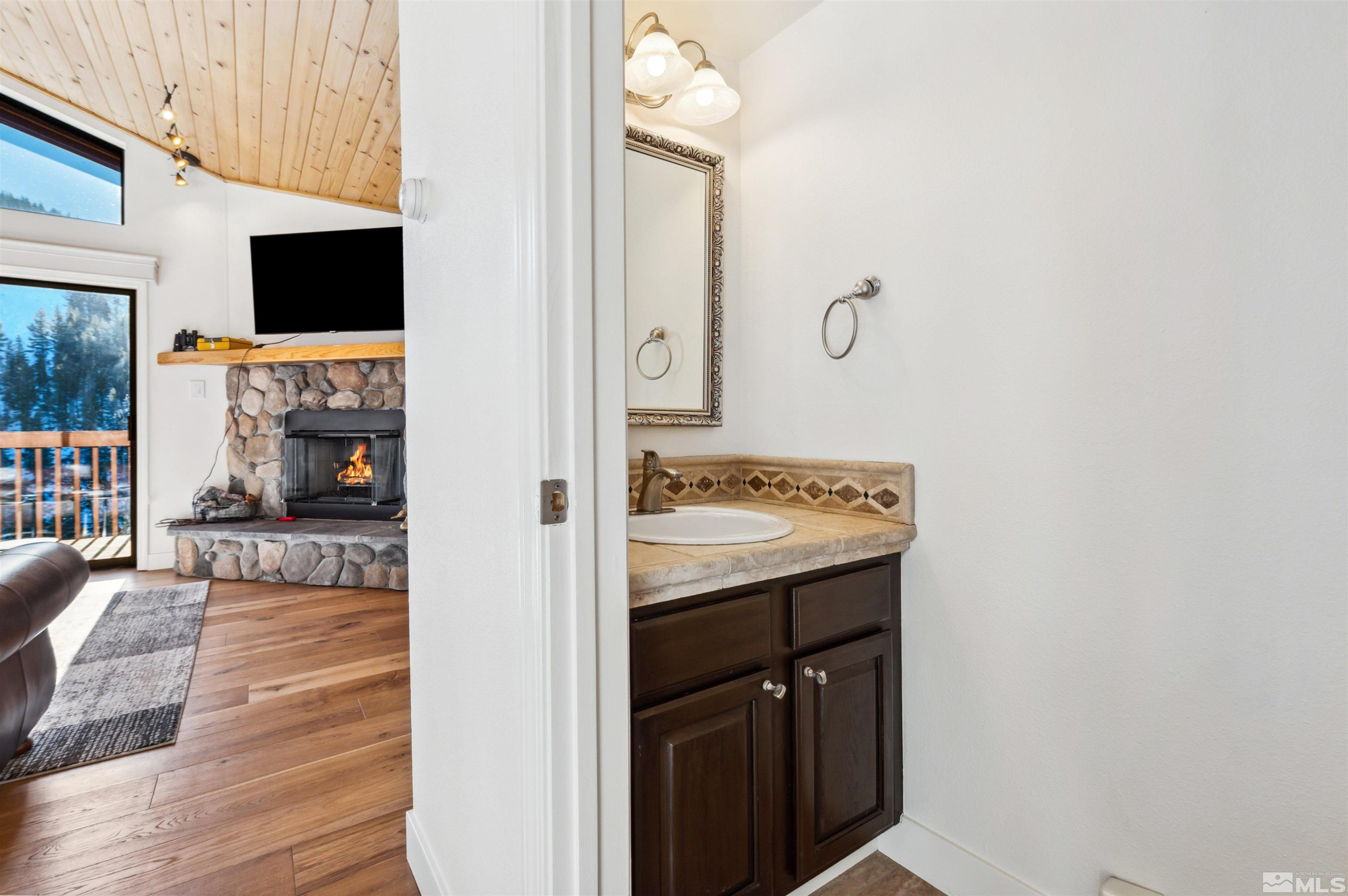 400 Fairview Boulevard Property Photo 6