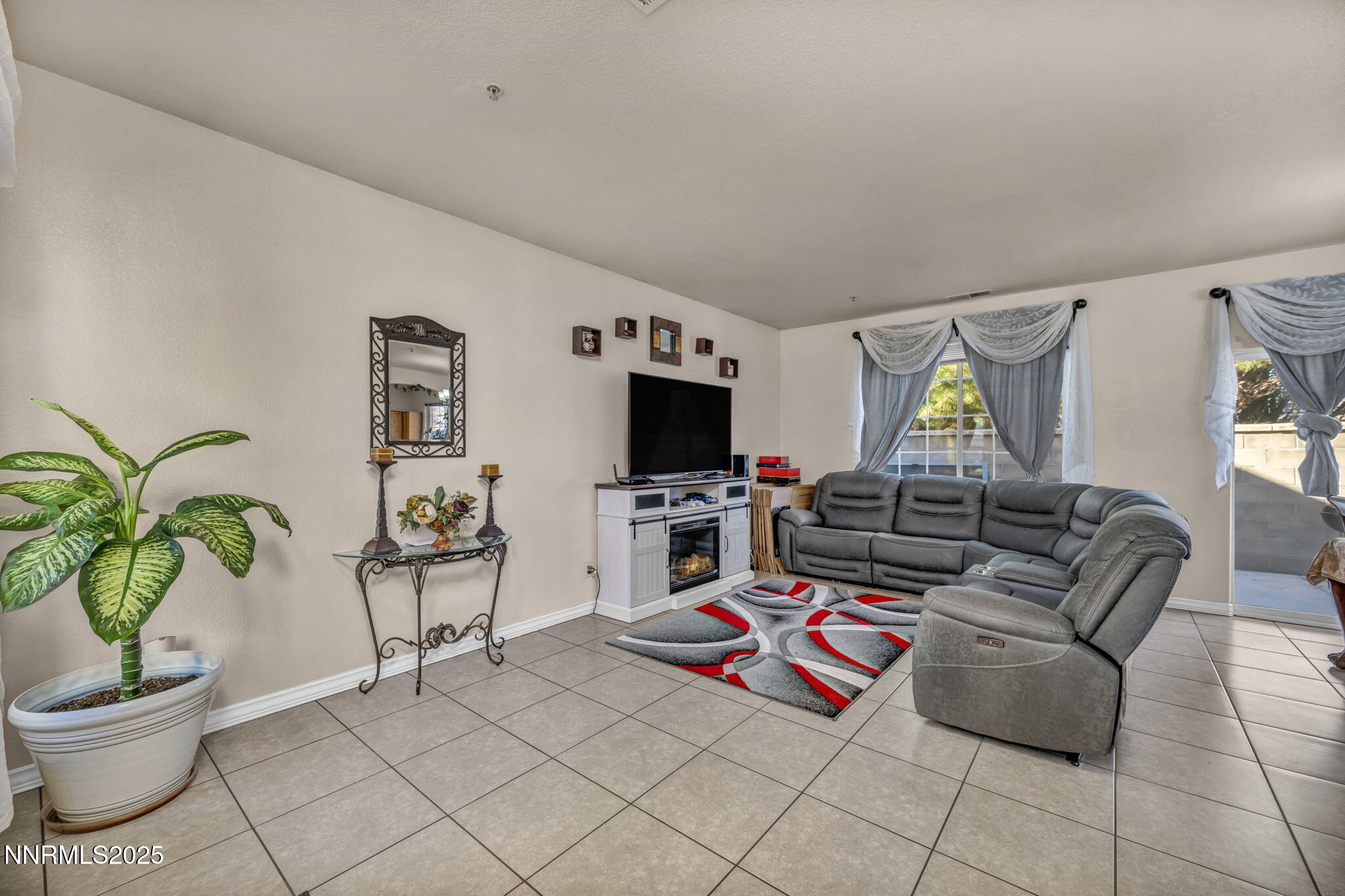 2479 Napoli Drive Property Photo 6