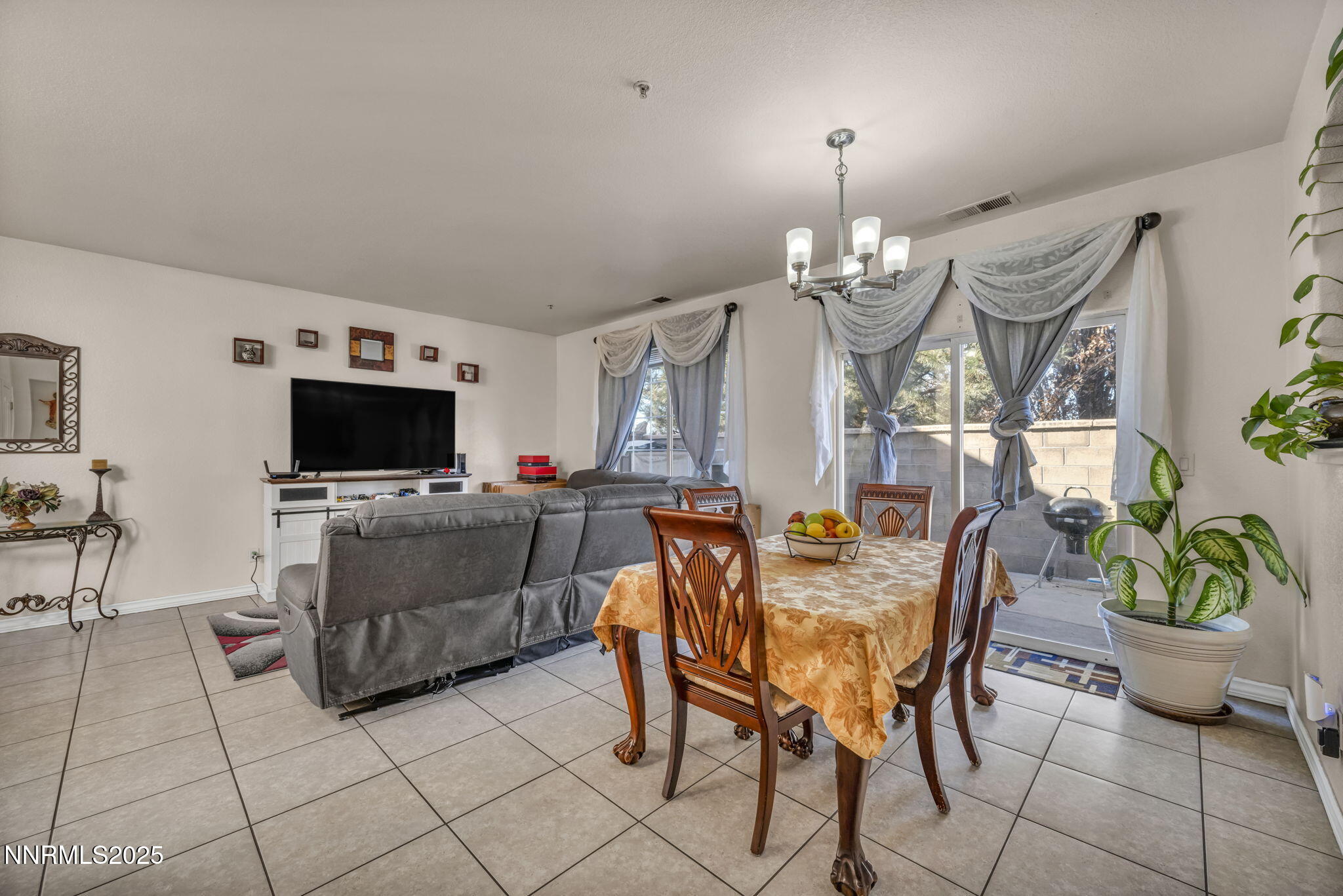 2479 Napoli Drive Property Photo 8