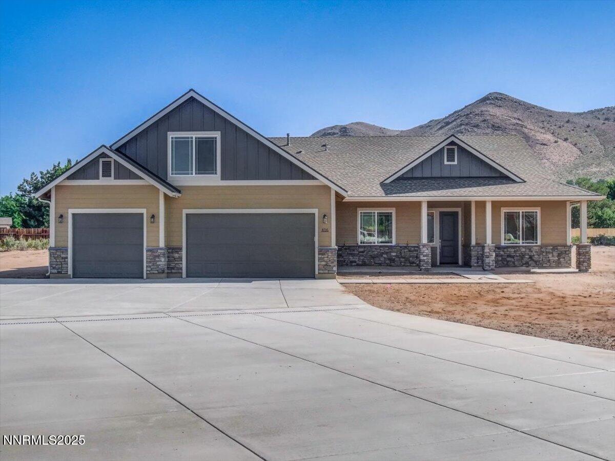 2765 Squires Street Property Photo 2