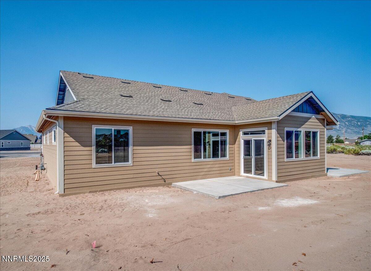 2765 Squires Street Property Photo 6