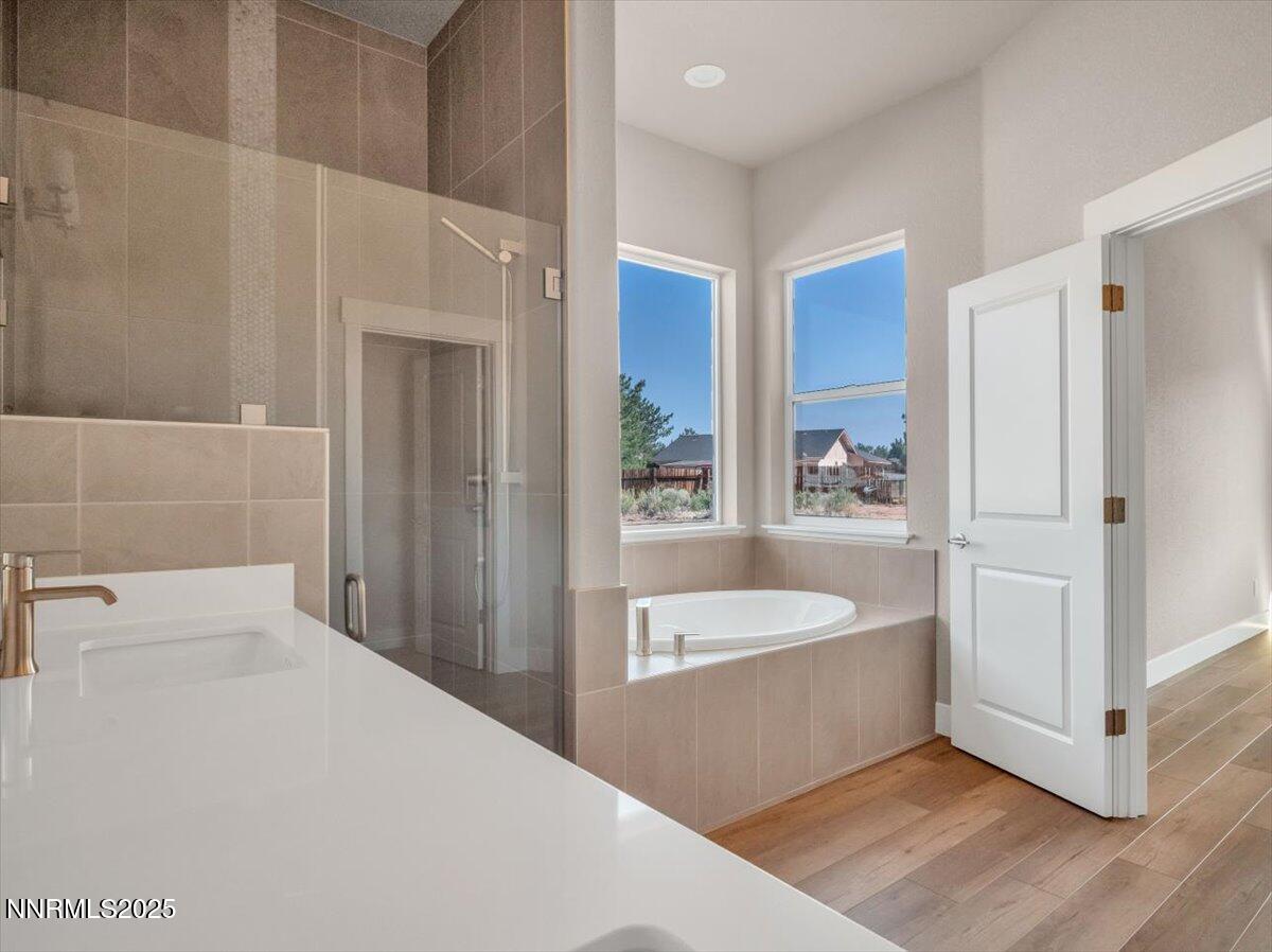 2765 Squires Street Property Photo 8