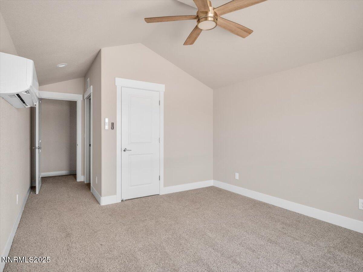 2765 Squires Street Property Photo 22