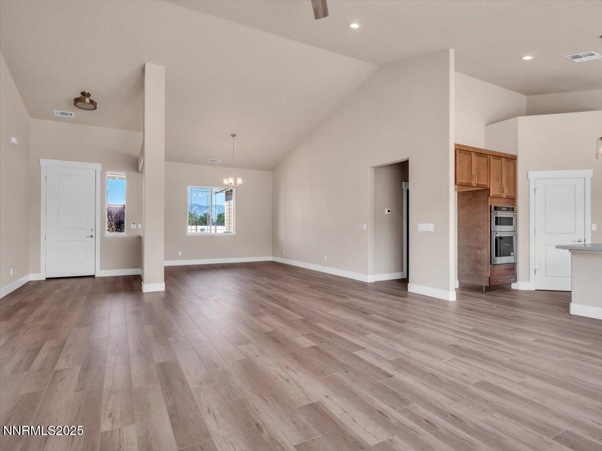 2765 Squires Street Property Photo 24