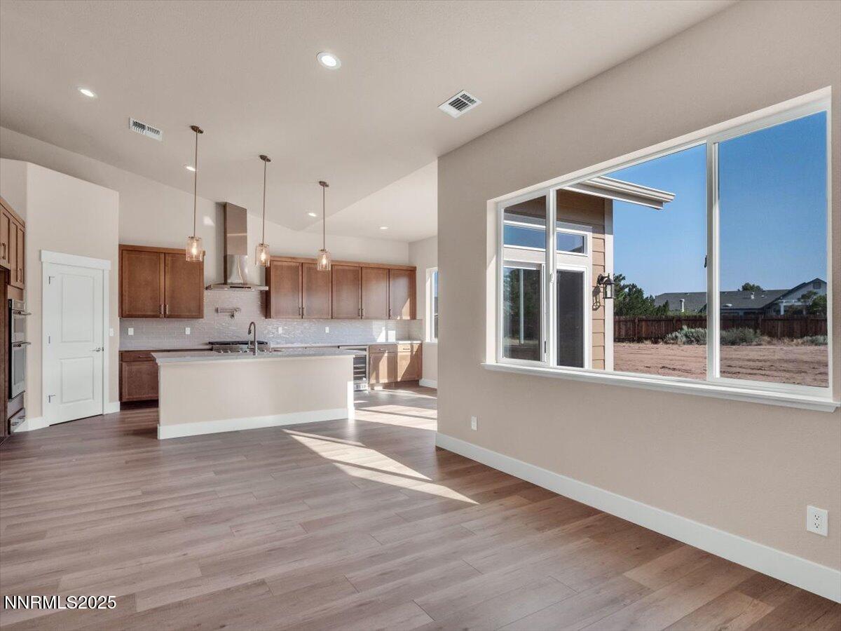 2765 Squires Street Property Photo 30