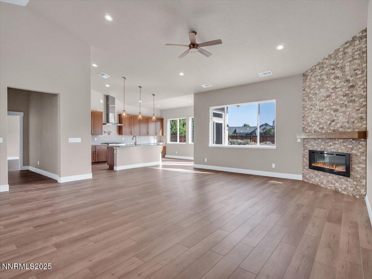 2765 Squires Street Property Photo 31