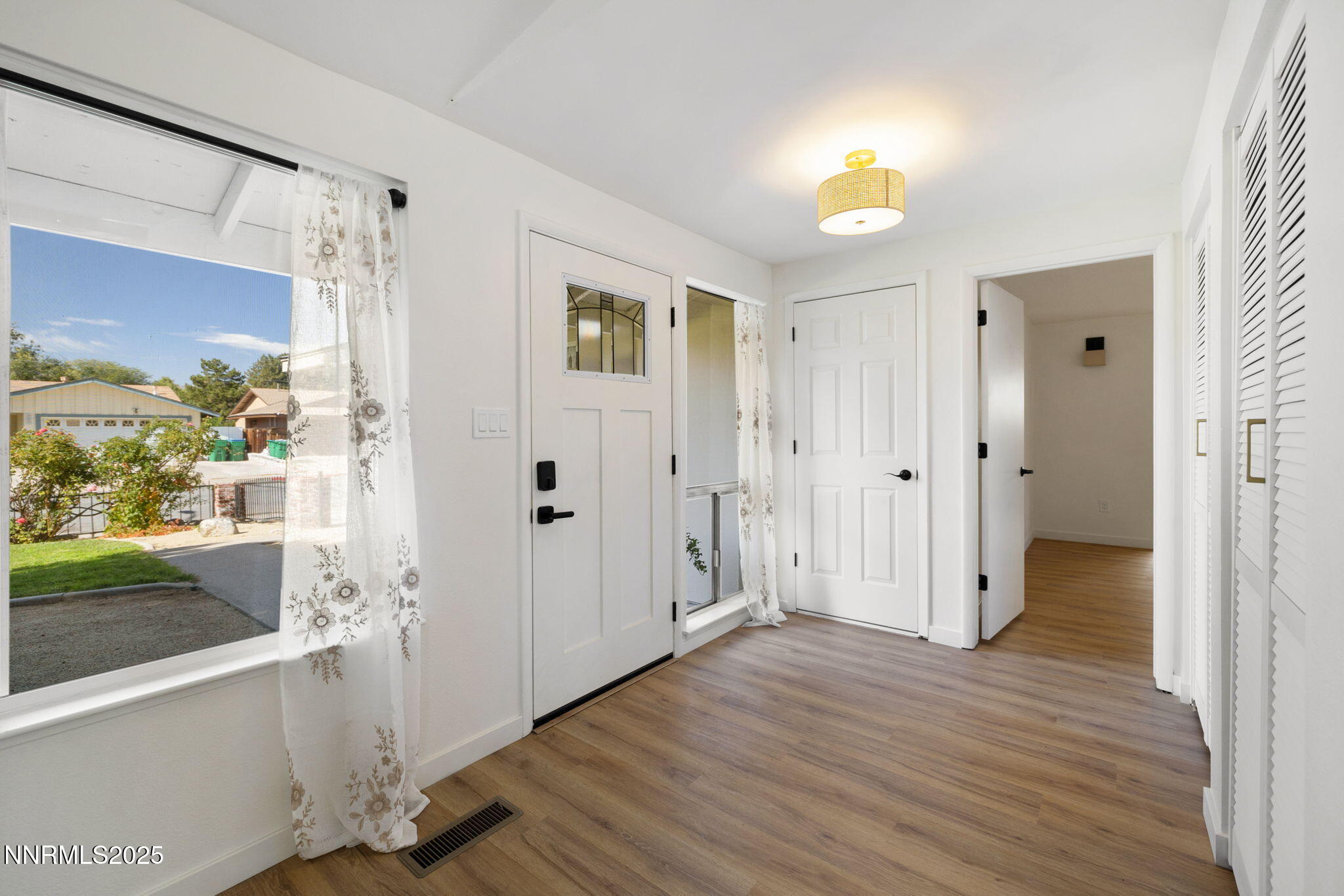 707 Glen Meadow Drive Property Photo 7