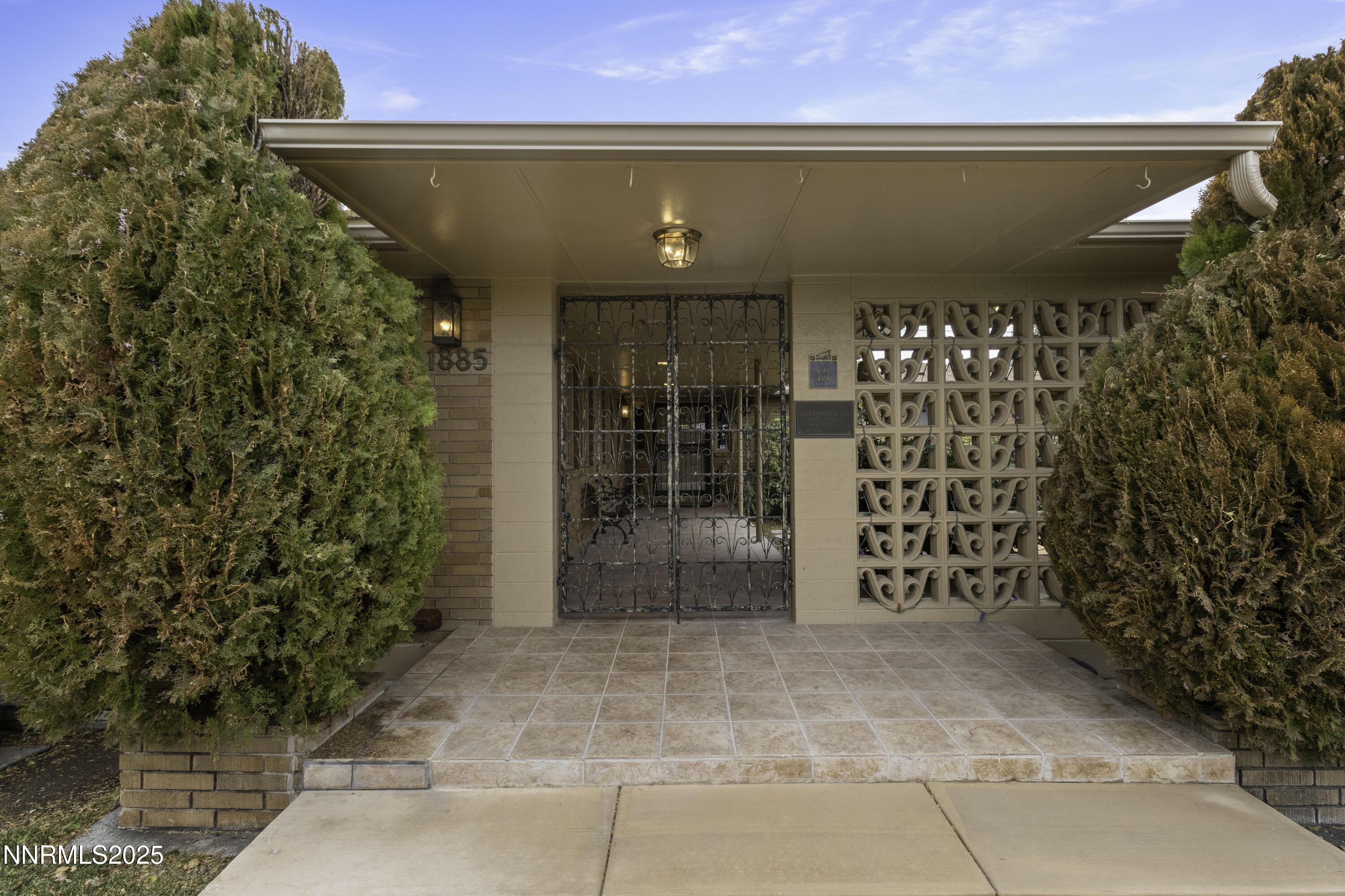 1885 Solari Drive Property Photo 1