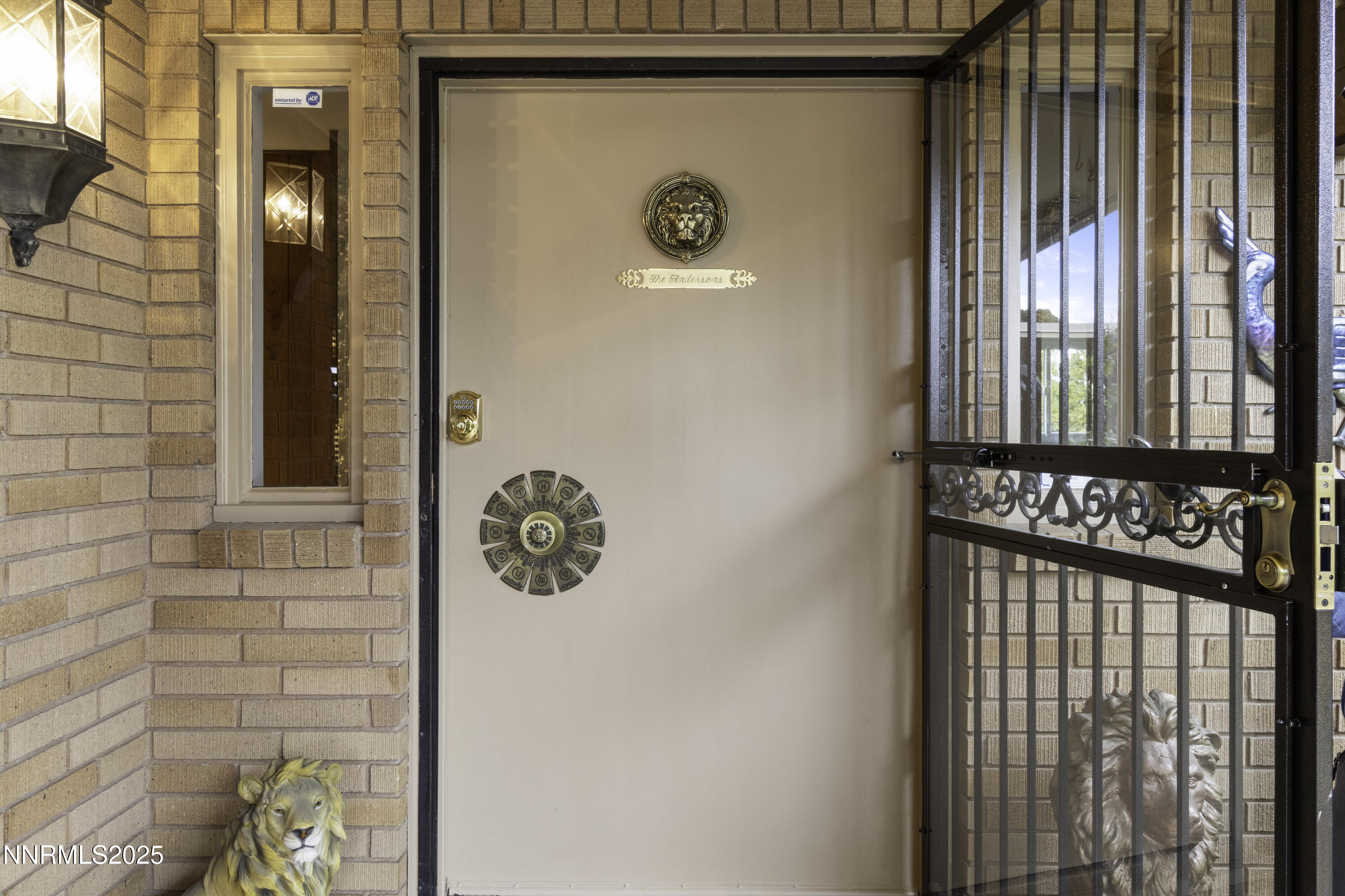 1885 Solari Drive Property Photo 4