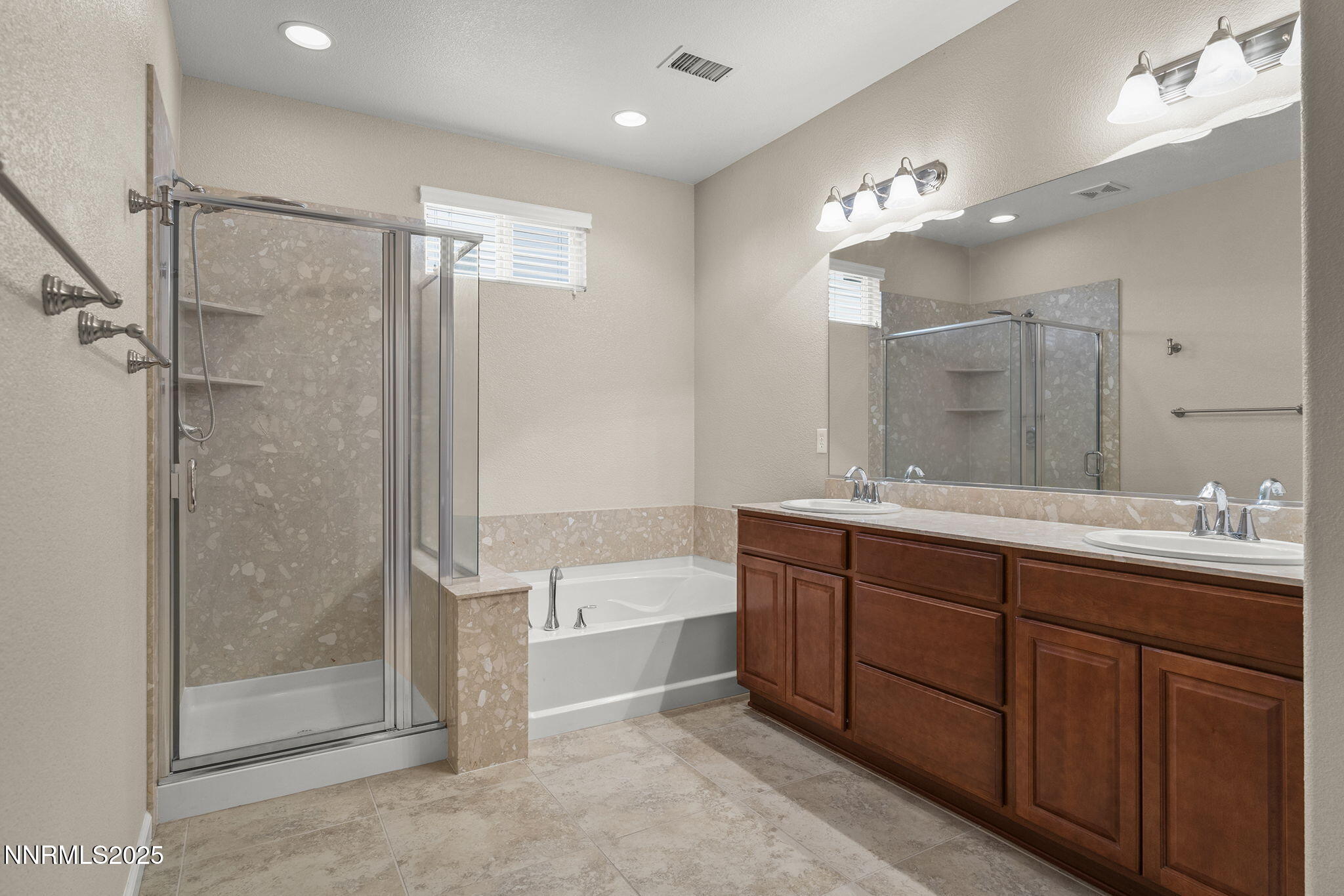 2040 Alamo Square Way Property Photo 15