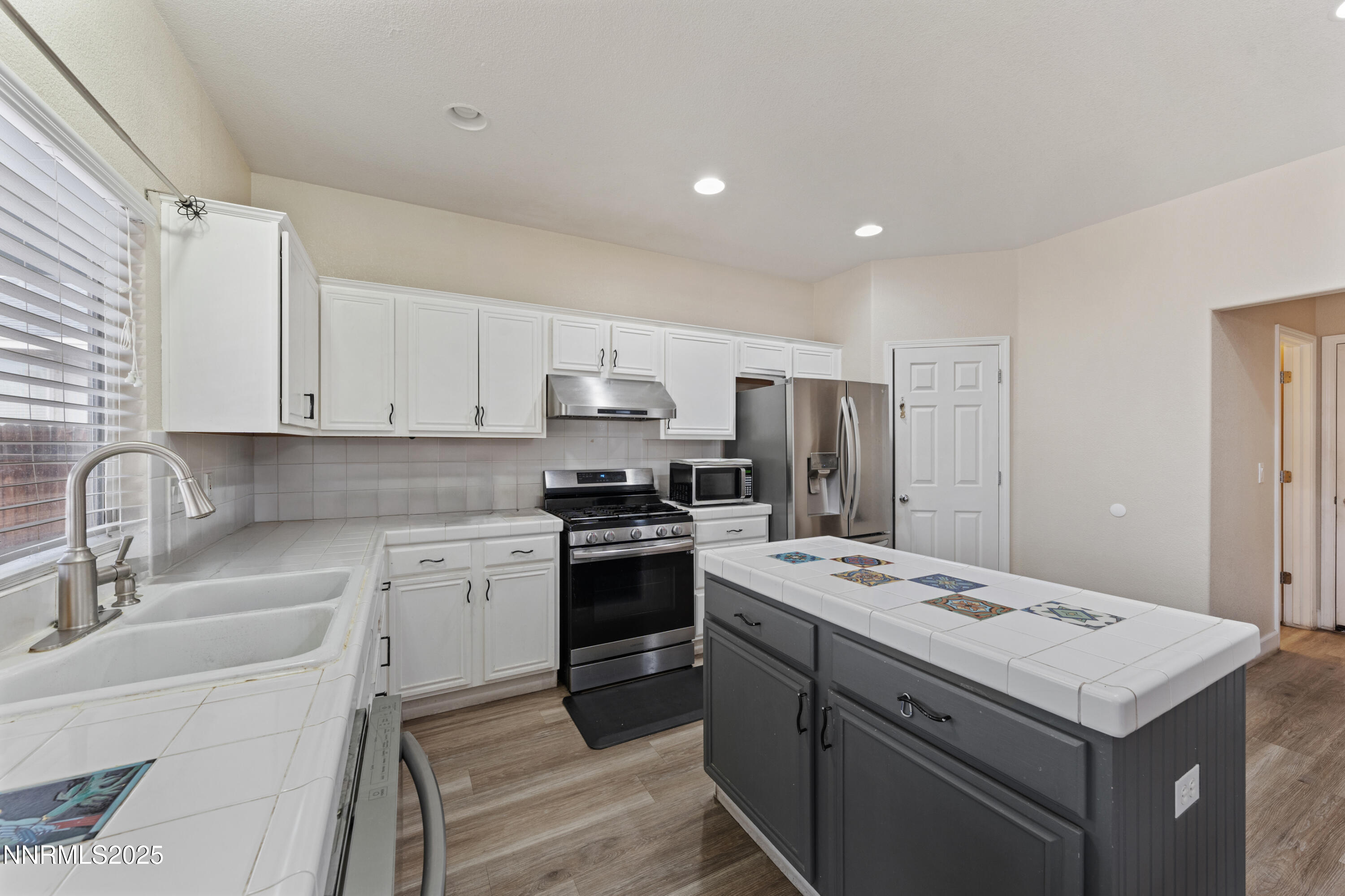 9920 Grand Falls Drive Property Photo 19