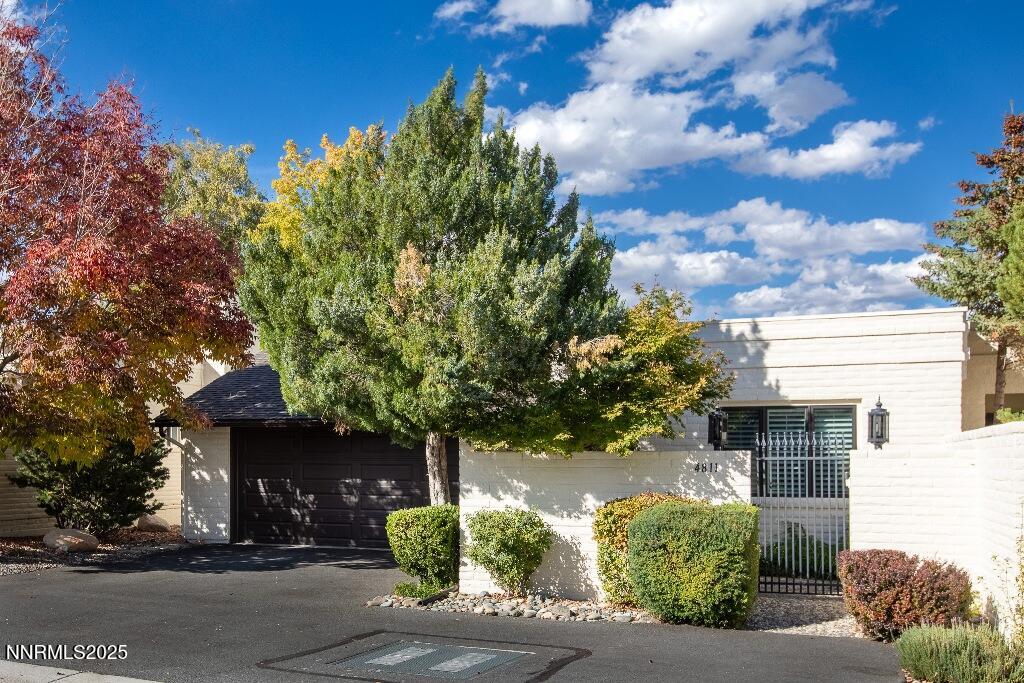 4811 Lakeridge Terrace W Property Photo 2