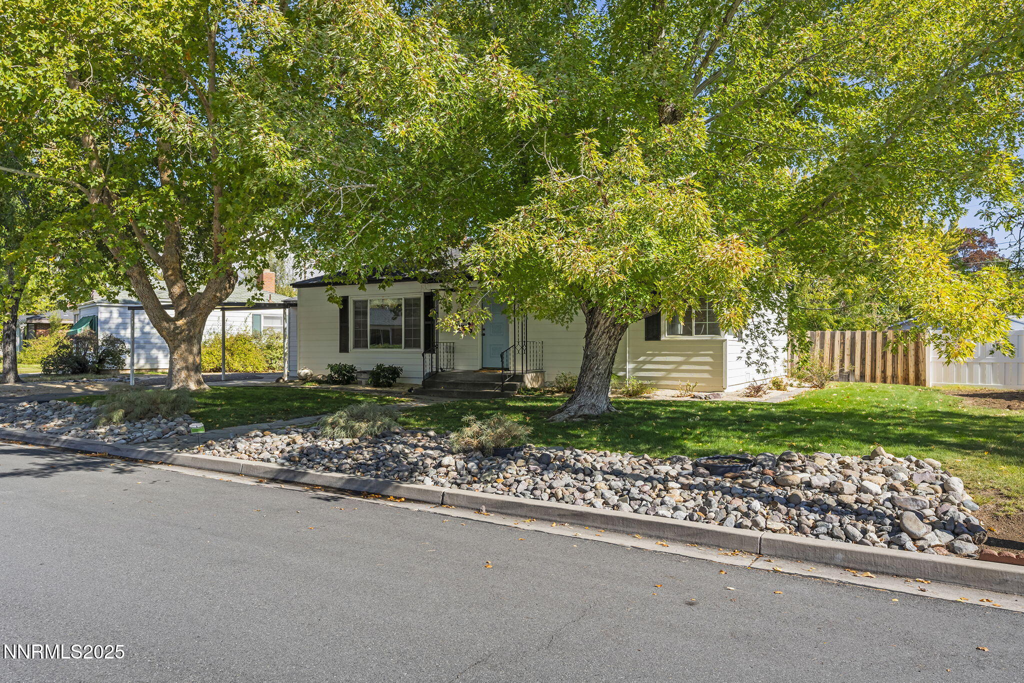 640 Robin Street Property Photo 2