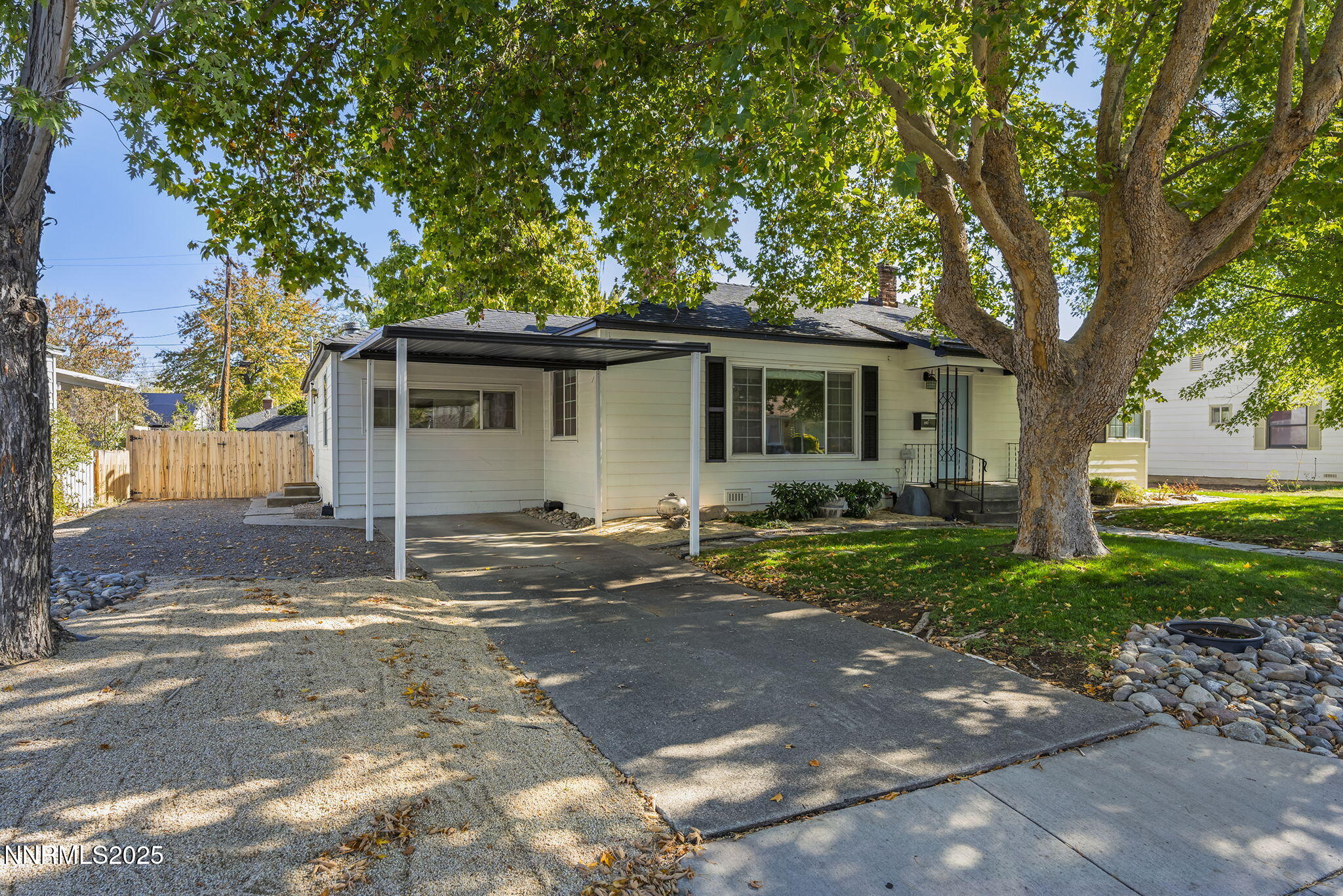 640 Robin Street Property Photo 3