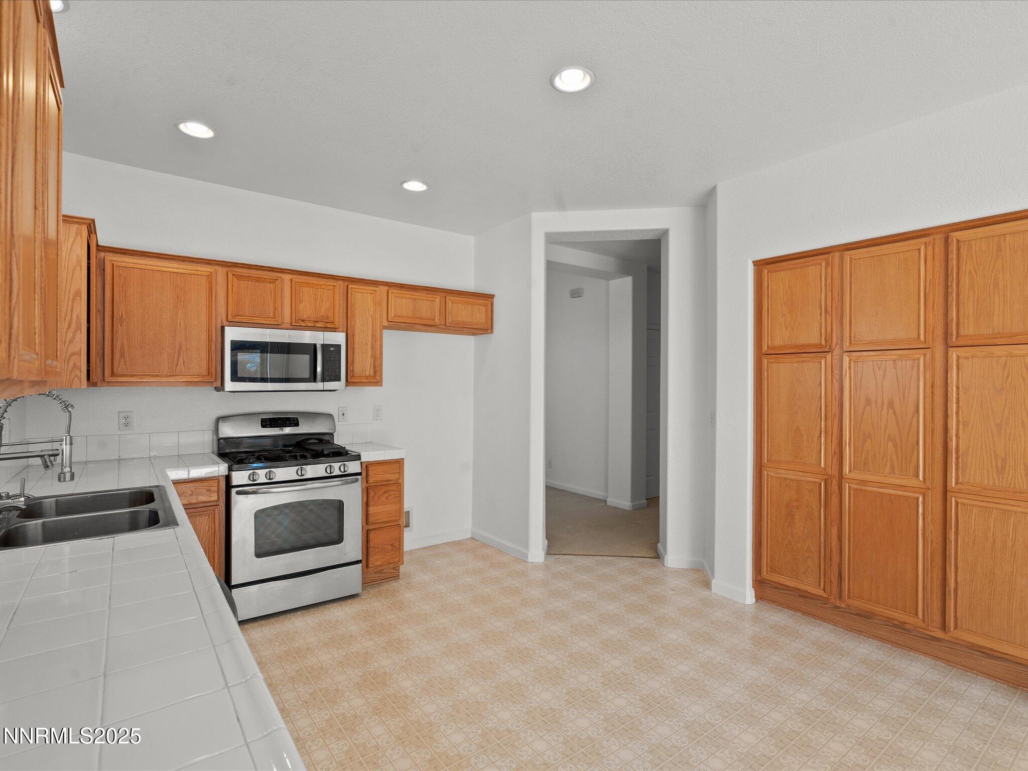 805 Sauvignon Drive Property Photo 13