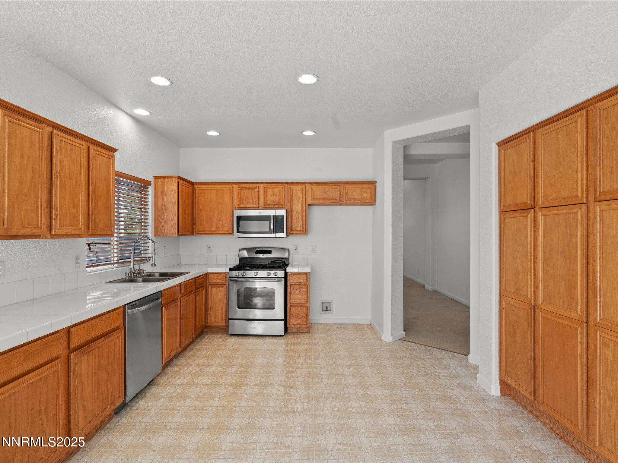 805 Sauvignon Drive Property Photo 14