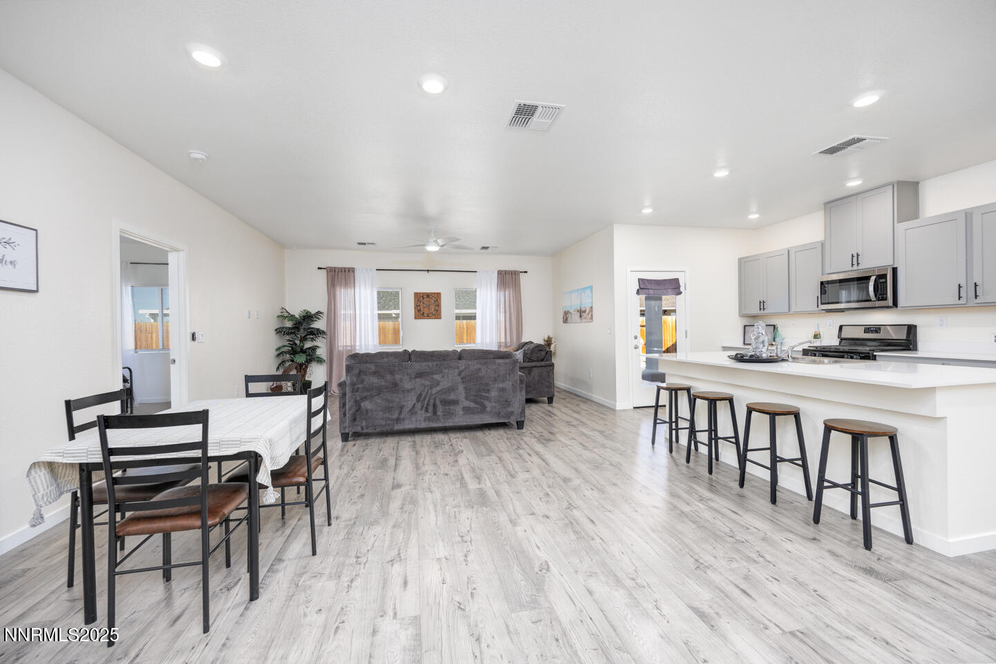 775 Karry Way Property Photo 4