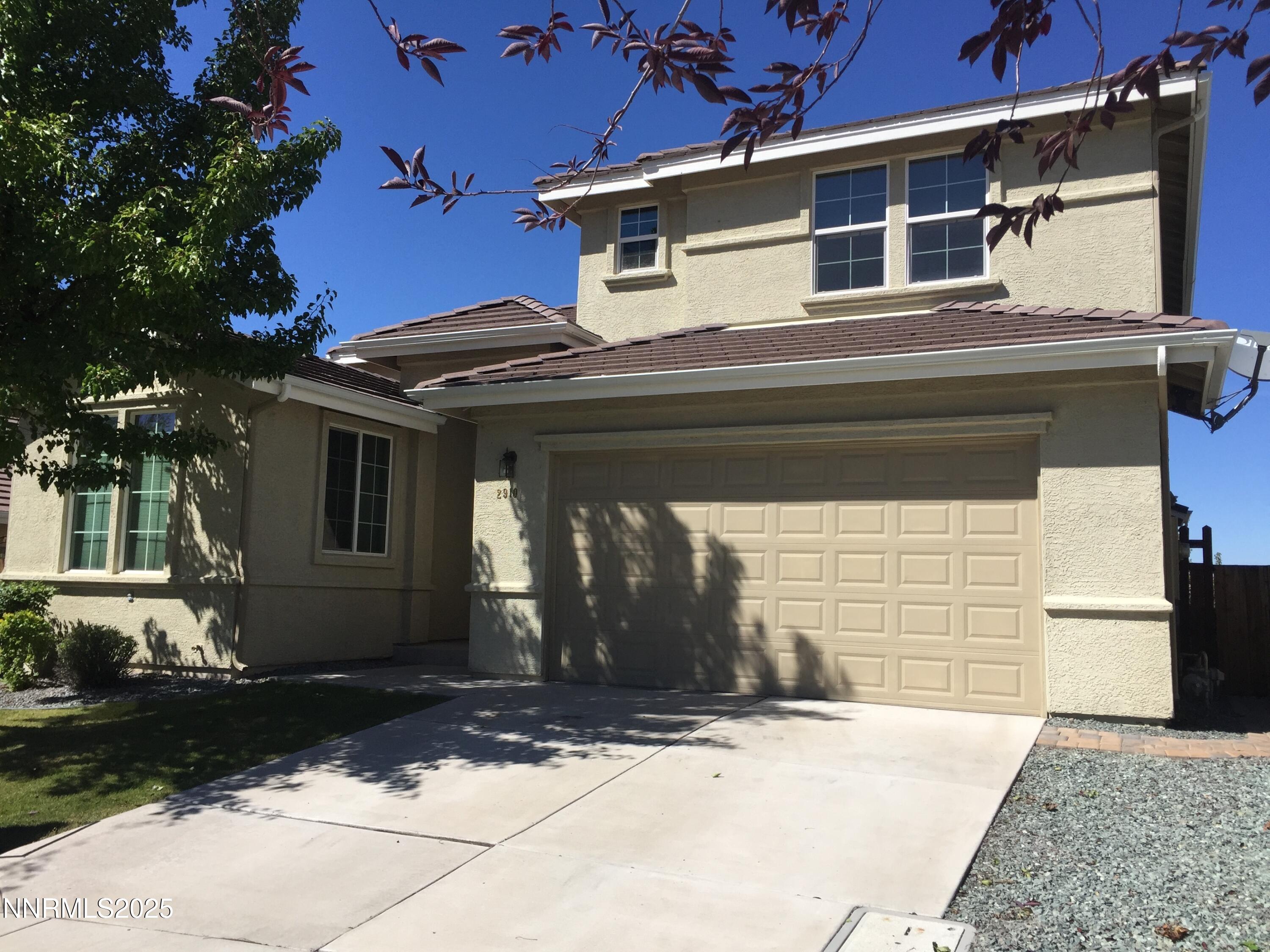 2910 Albazano Court Property Photo 2