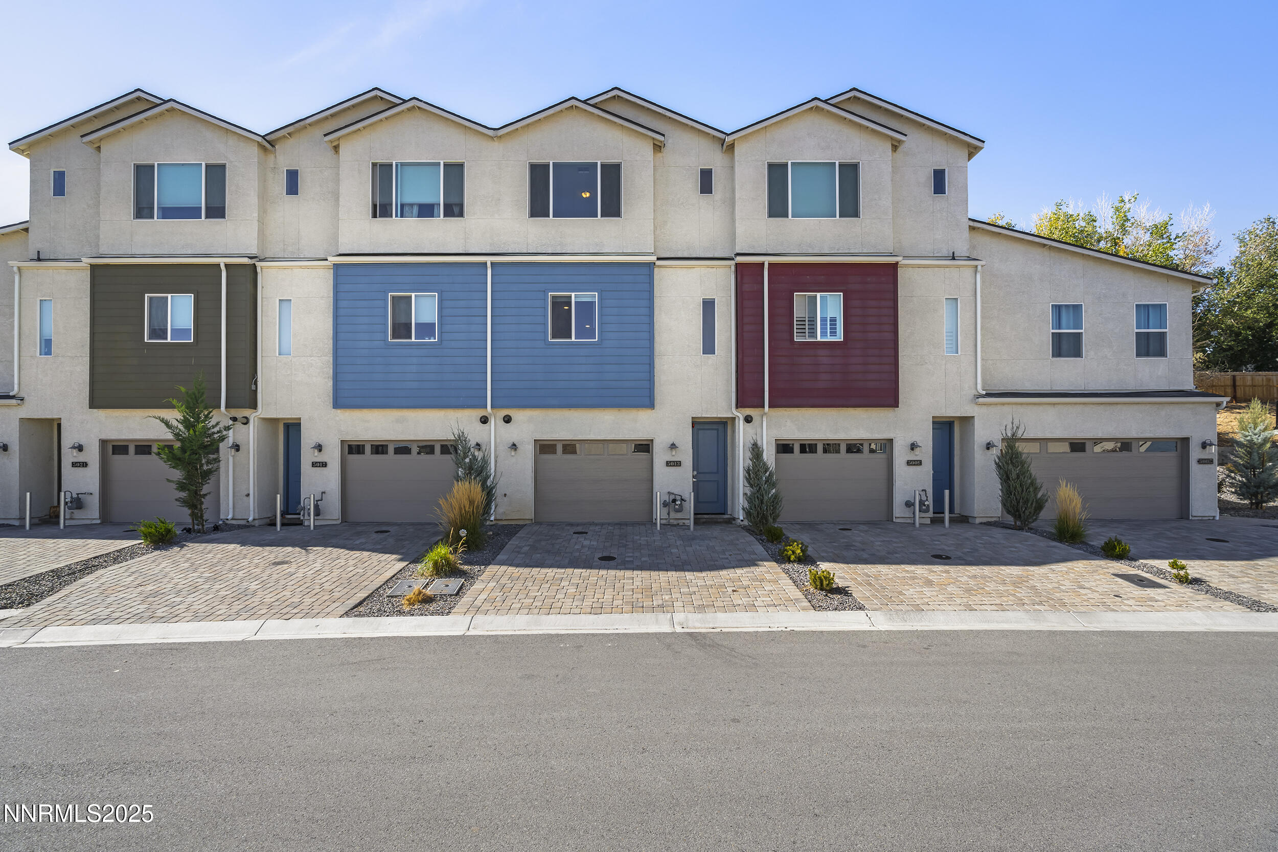 5013 Cavestone Road Property Photo 1