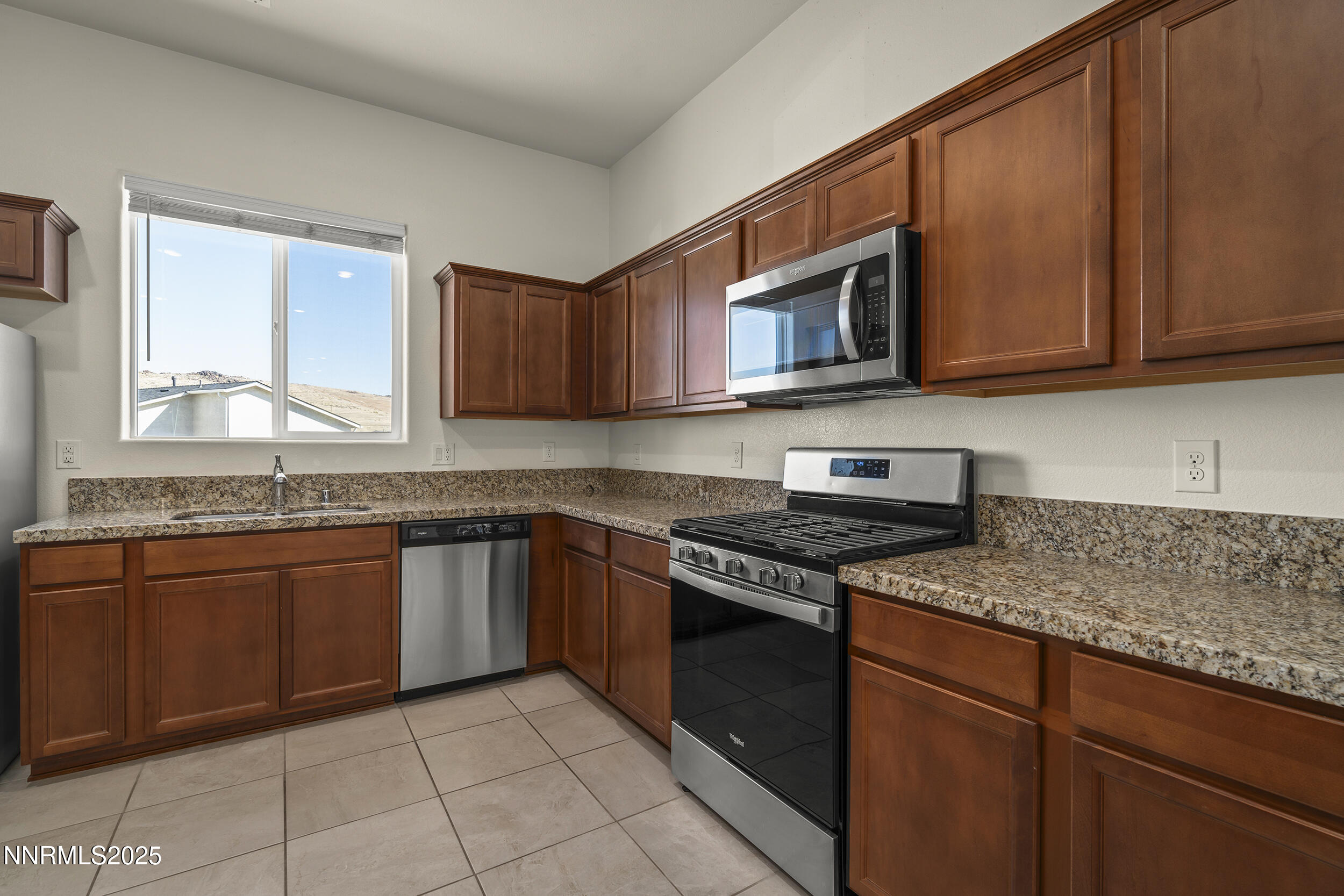 5013 Cavestone Road Property Photo 12