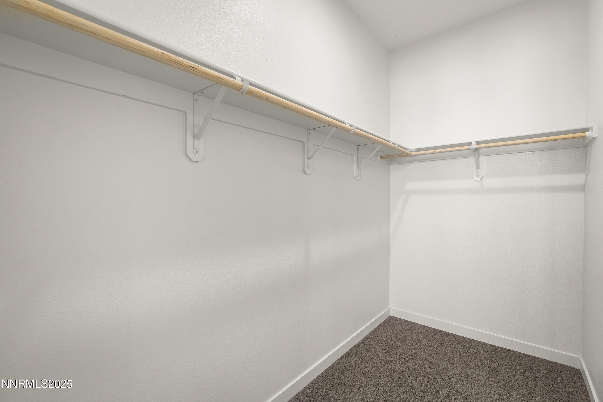 5013 Cavestone Road Property Photo 17