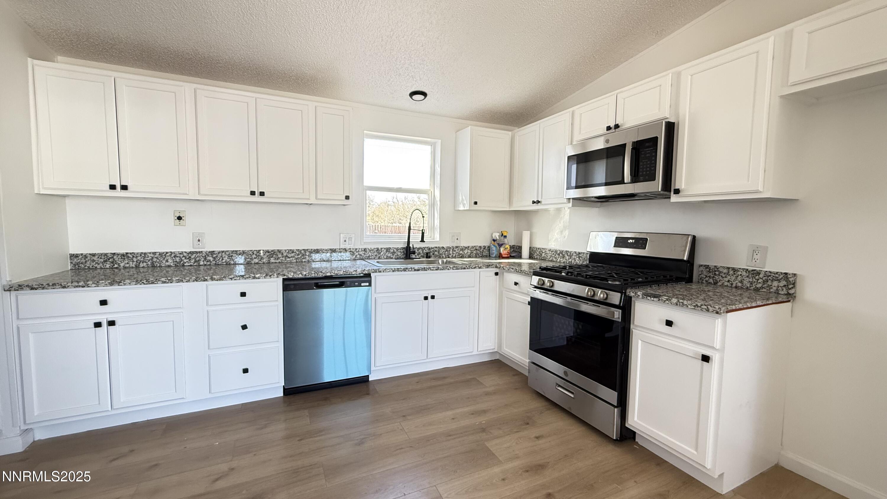 511 Raven Way Property Photo 2