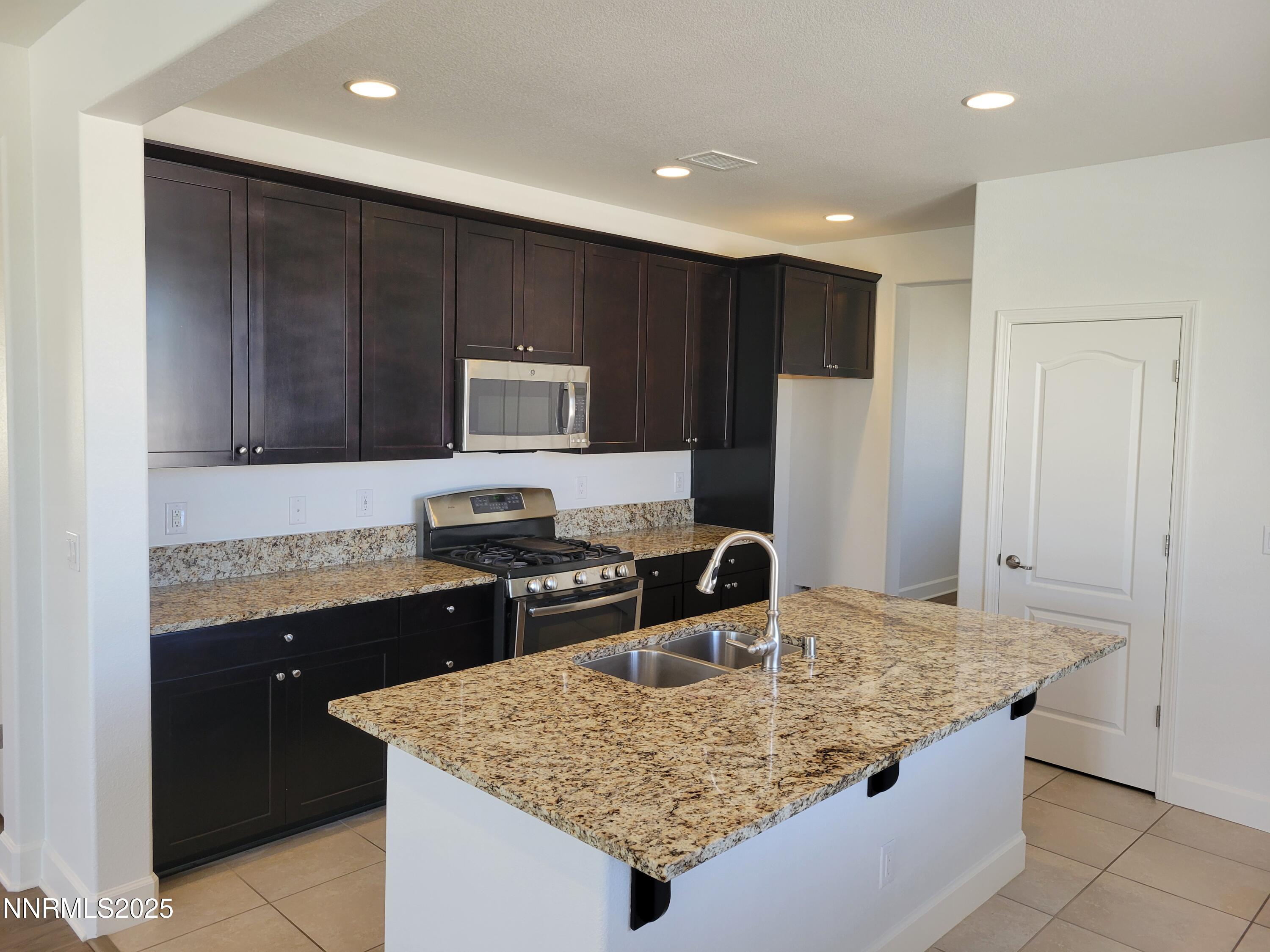 10118 Mesa Cortona Drive Property Photo 4